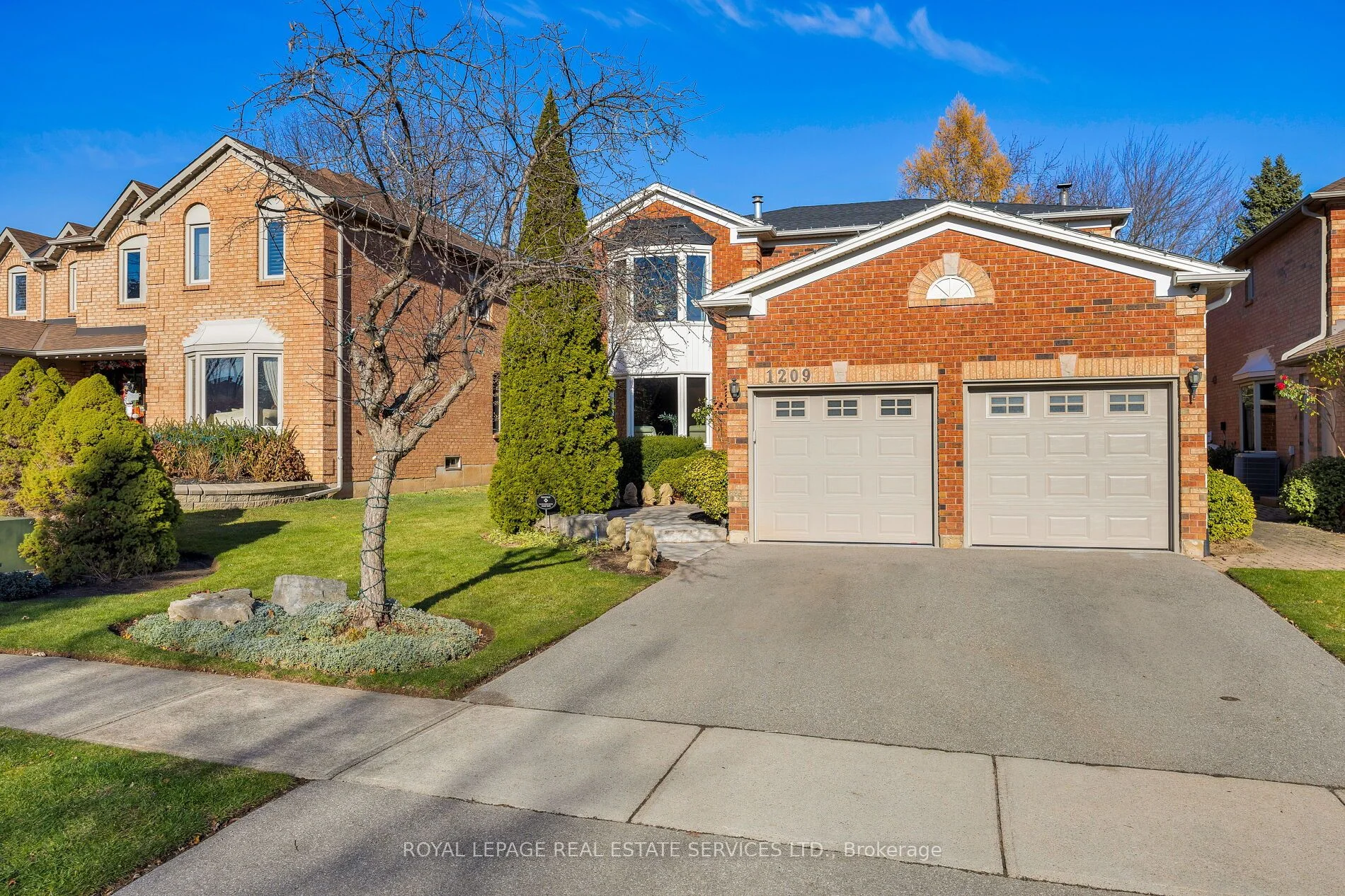 Detached in Oakville