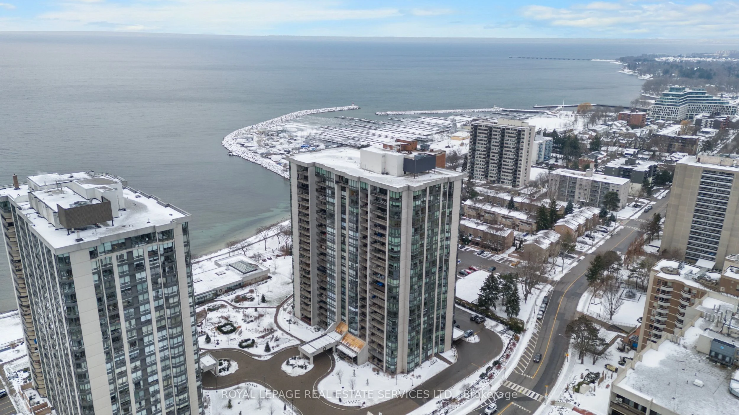 Condo Apartment in Oakville