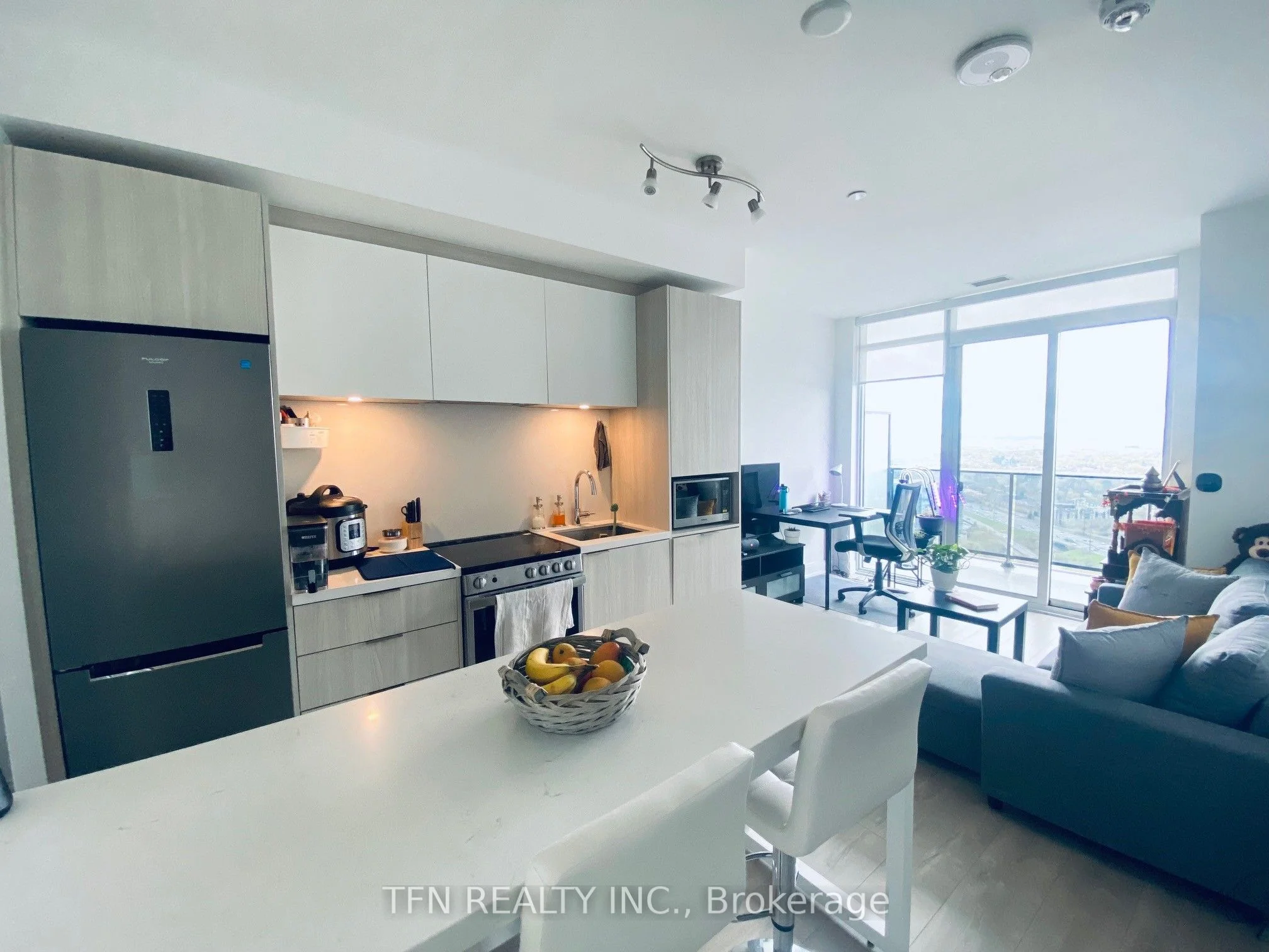 70 Annie Craig Drive 4509, Toronto W06, On M8v 0g2