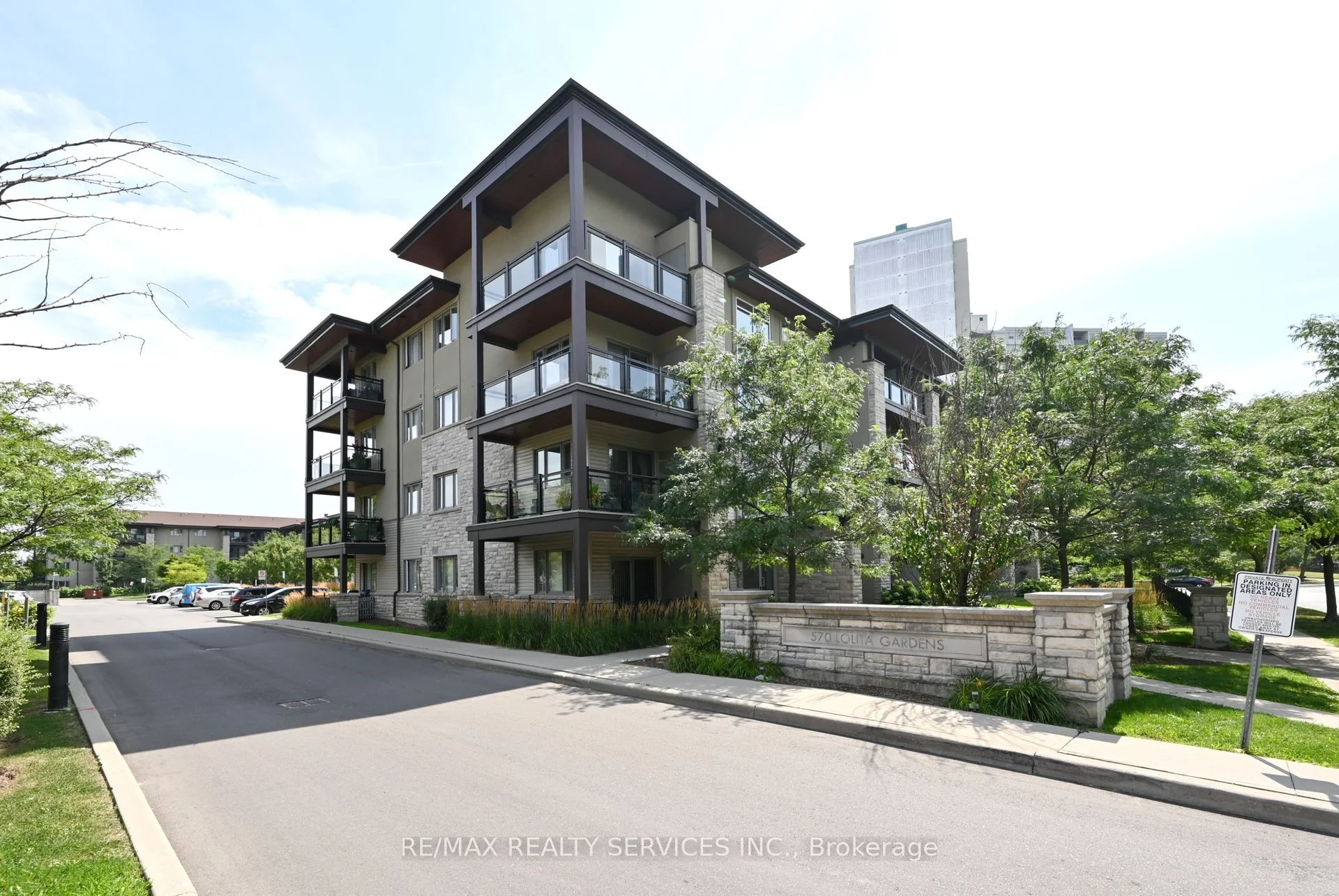 570 Lolita Gardens 219, Mississauga, On L5a 0a1