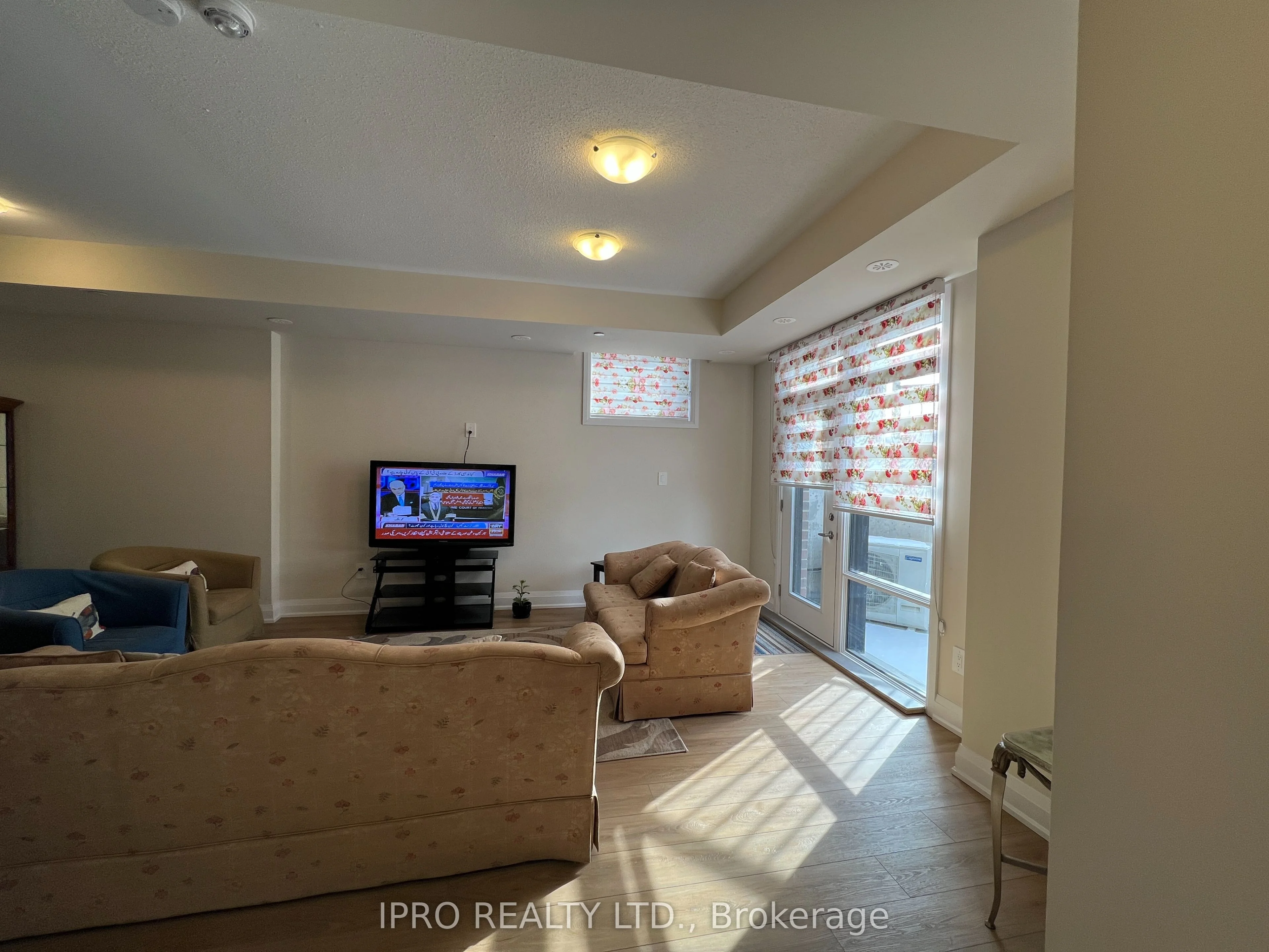 Condo Townhouse in Milton