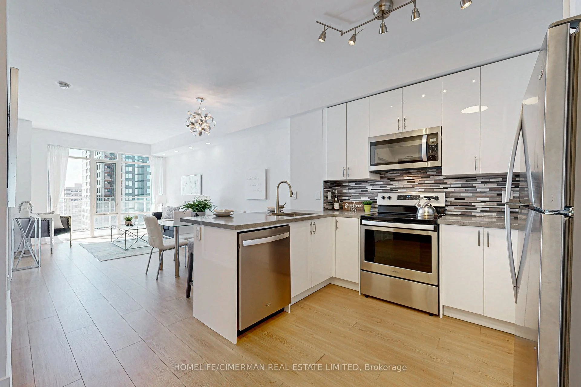 360 Square One Drive 1906, Mississauga, On L5b 0g7