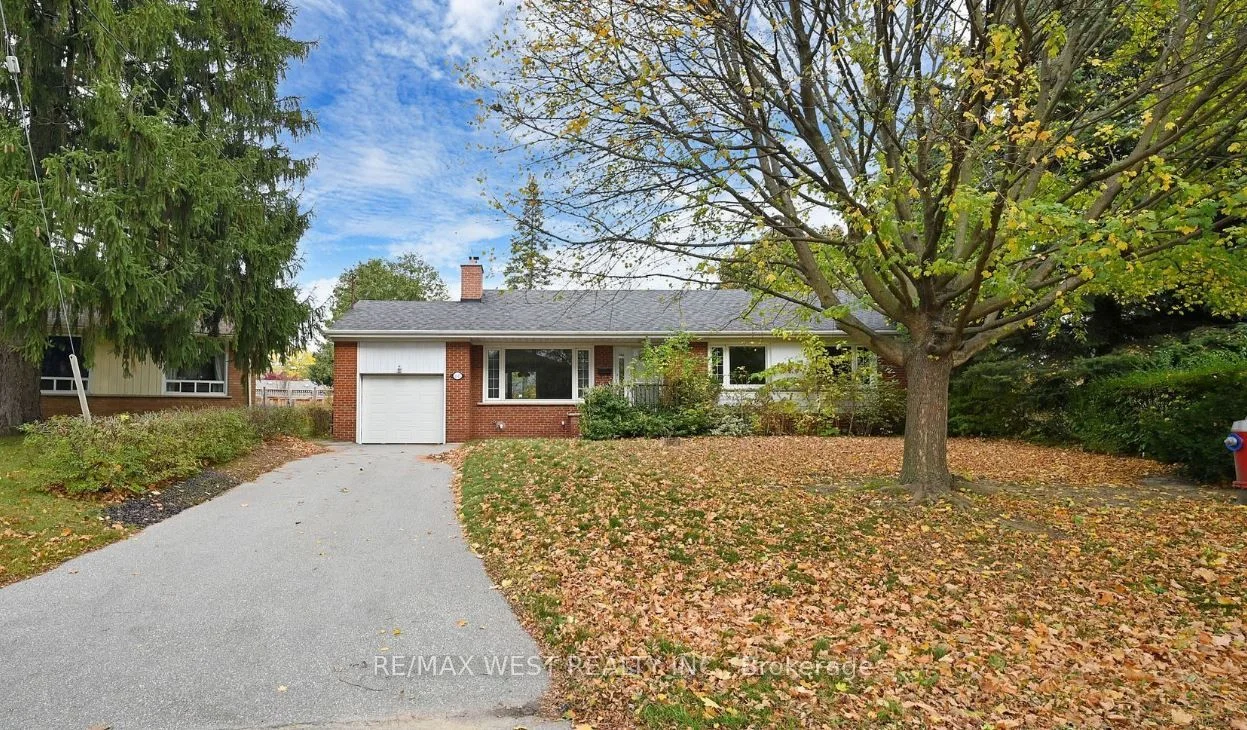 1517 Parkridge Road, Mississauga, On L5e 3a2