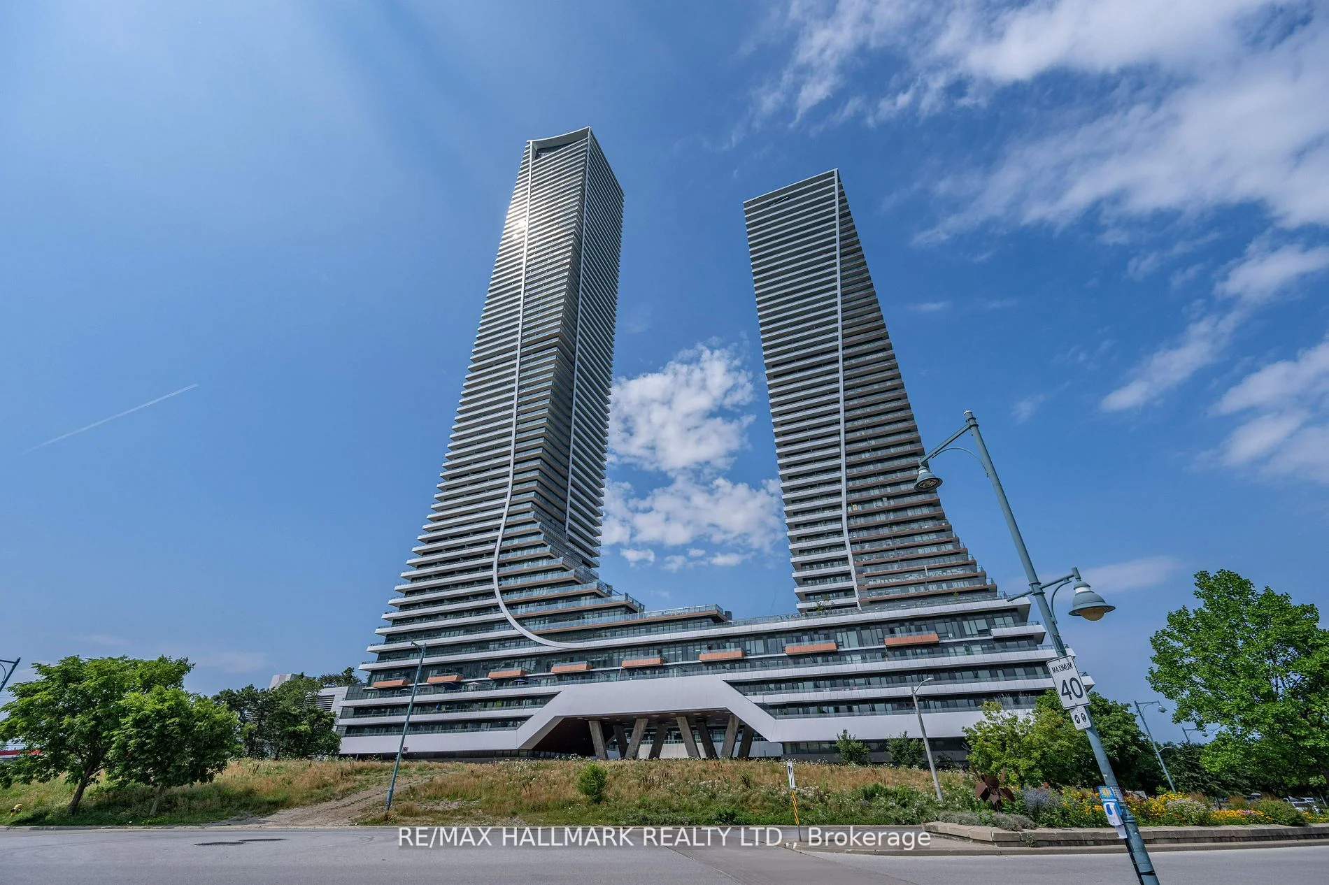 20 Shore Breeze Drive 311, Toronto W06, On M8v 0c7