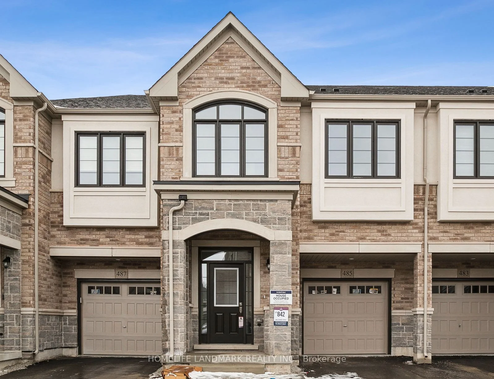 Att/Row/Townhouse in Milton