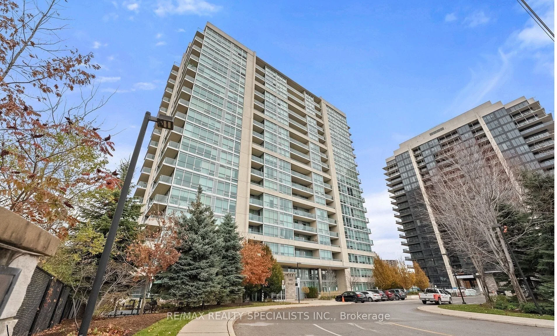 1035 Southdown Road 603, Mississauga, ON L5J 0A3