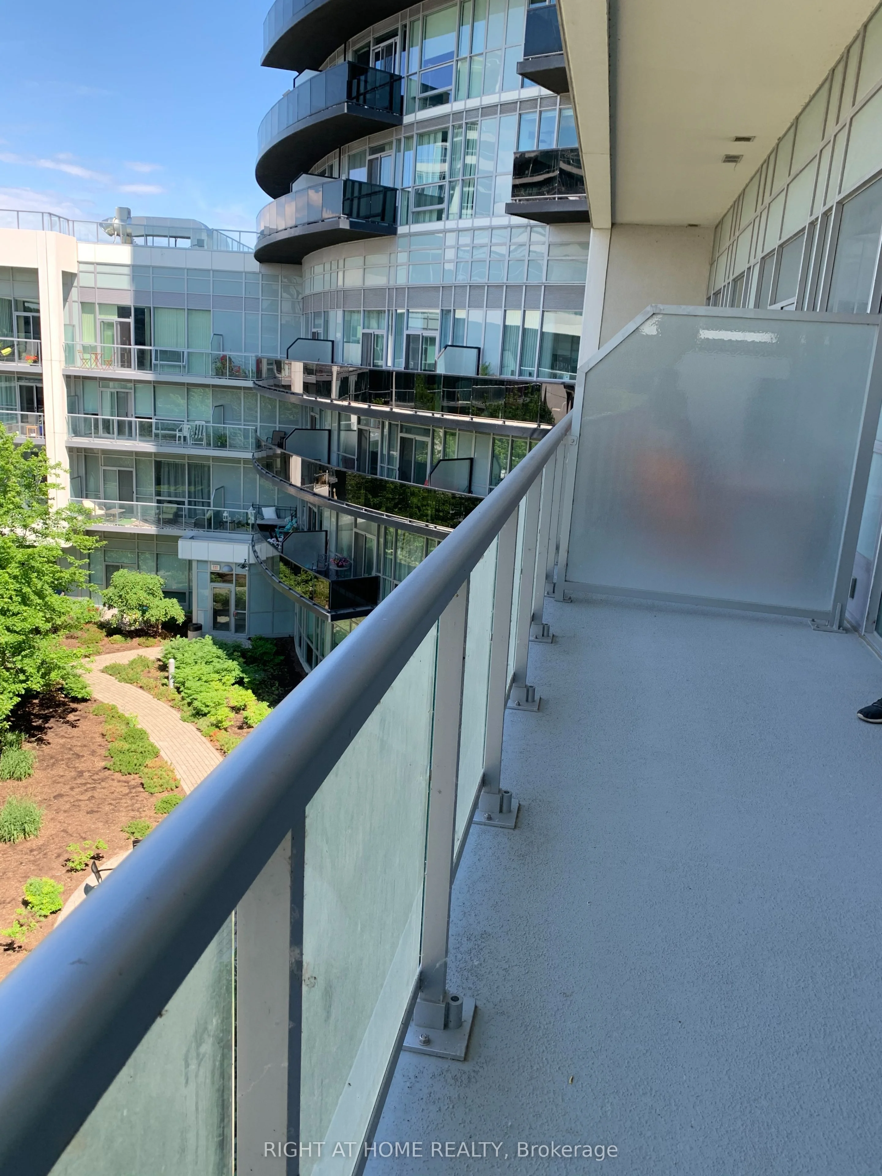 80 MARINE PARADE Drive 432, Toronto W06, ON M8V 0A3