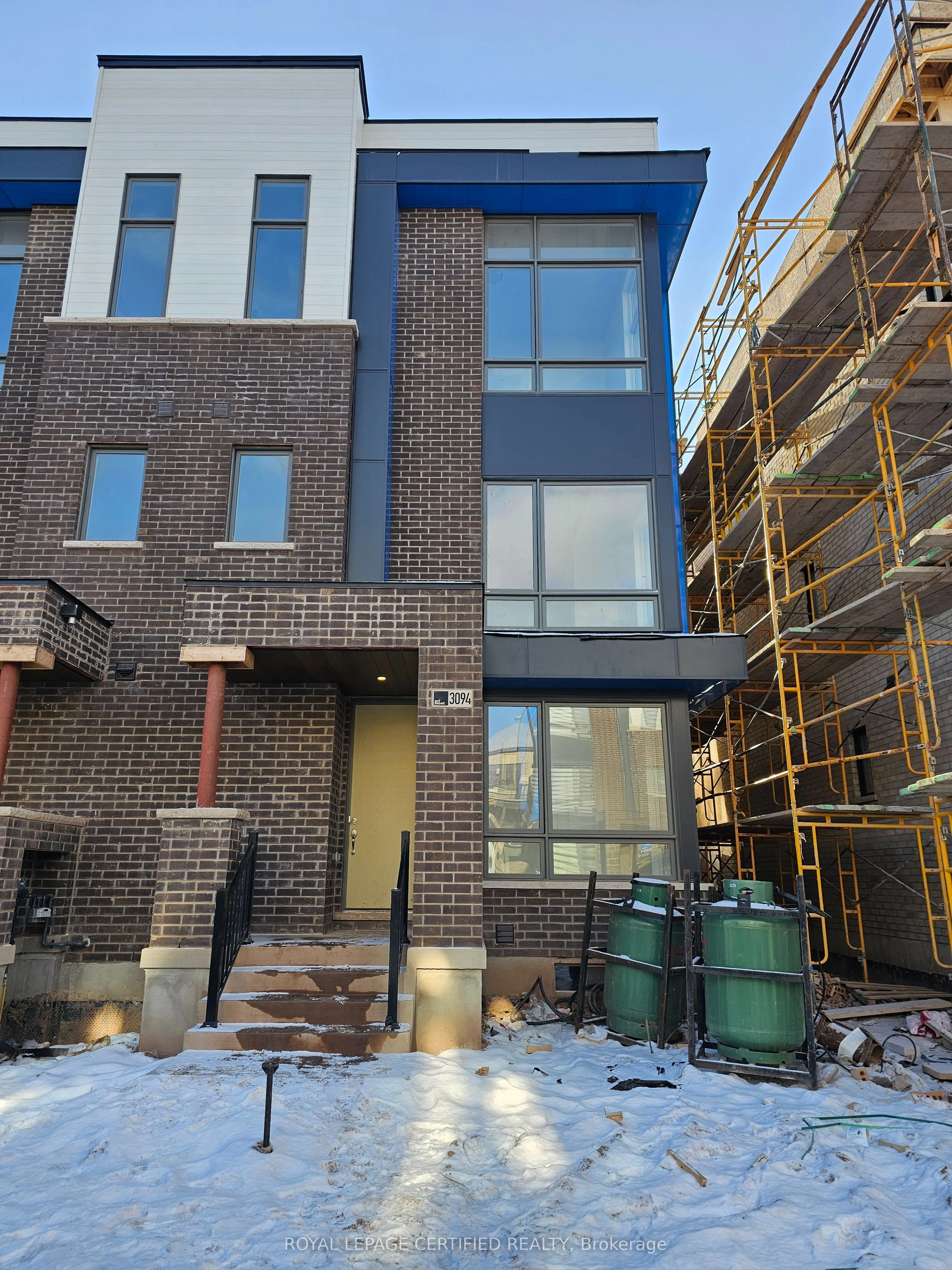 Att/Row/Townhouse in Oakville