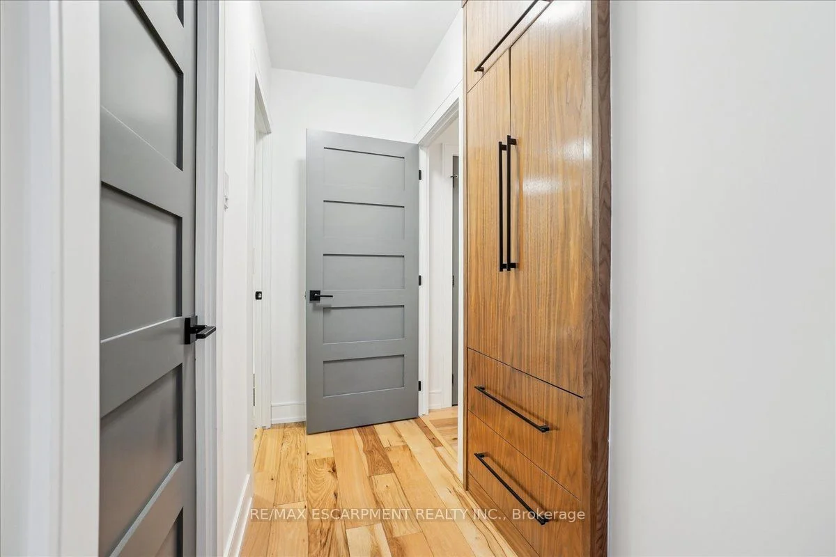 430 Pearl Street 301, Burlington, ON L7R 4J8