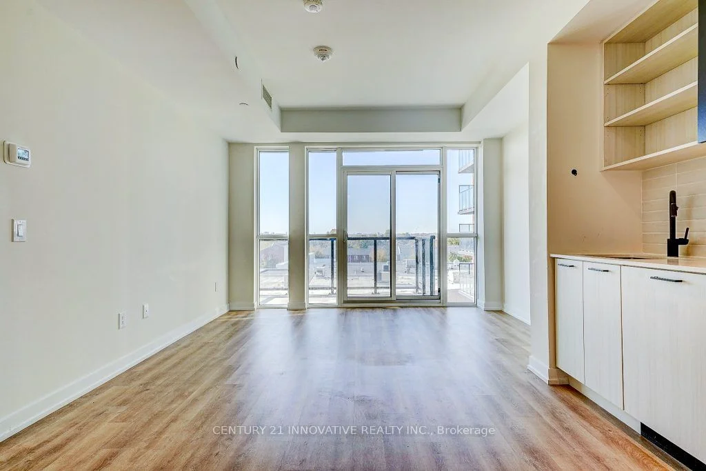 2300 St Clair Avenue W 533, Toronto W02, ON M6N 1K8