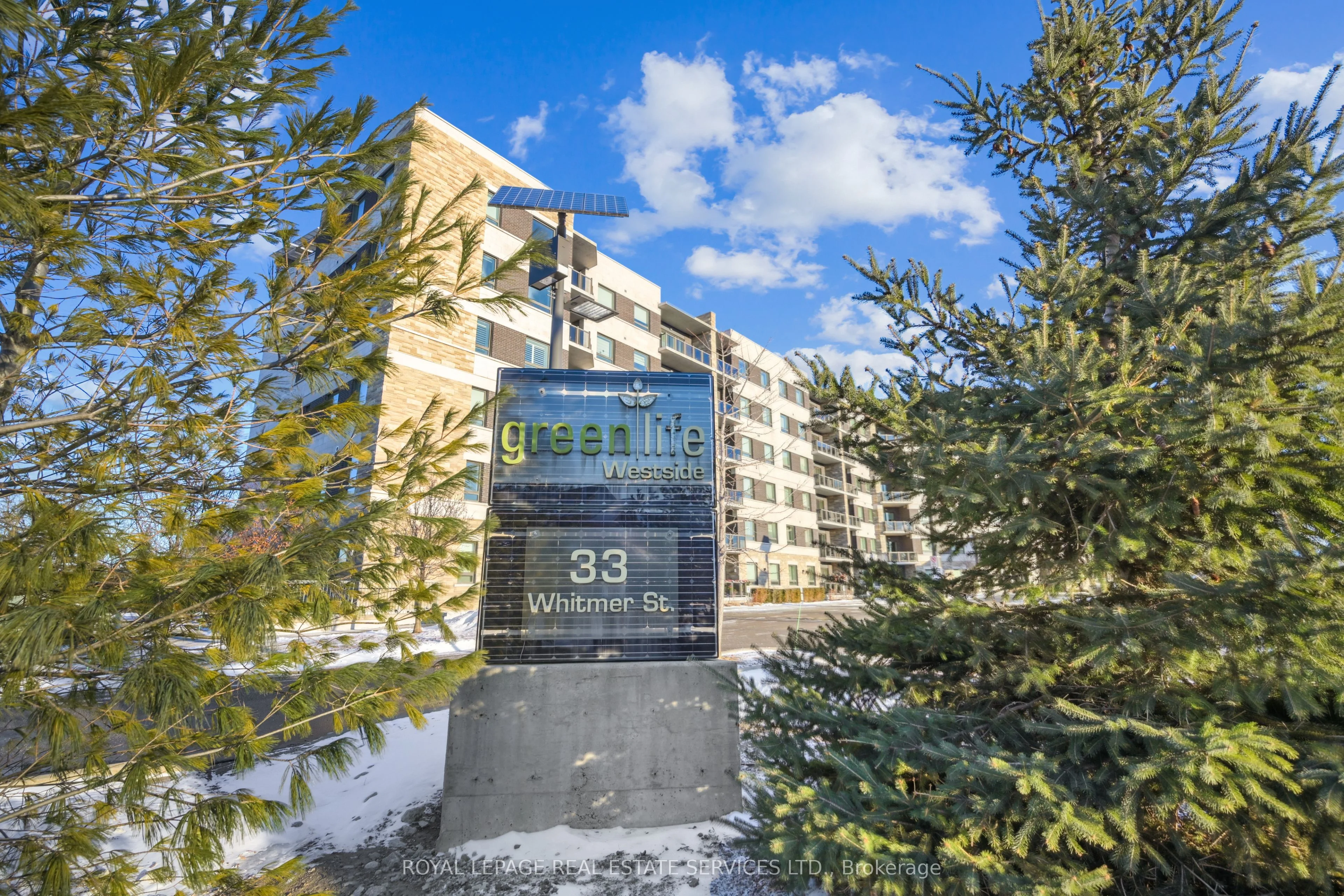 Condo Apartment in Milton