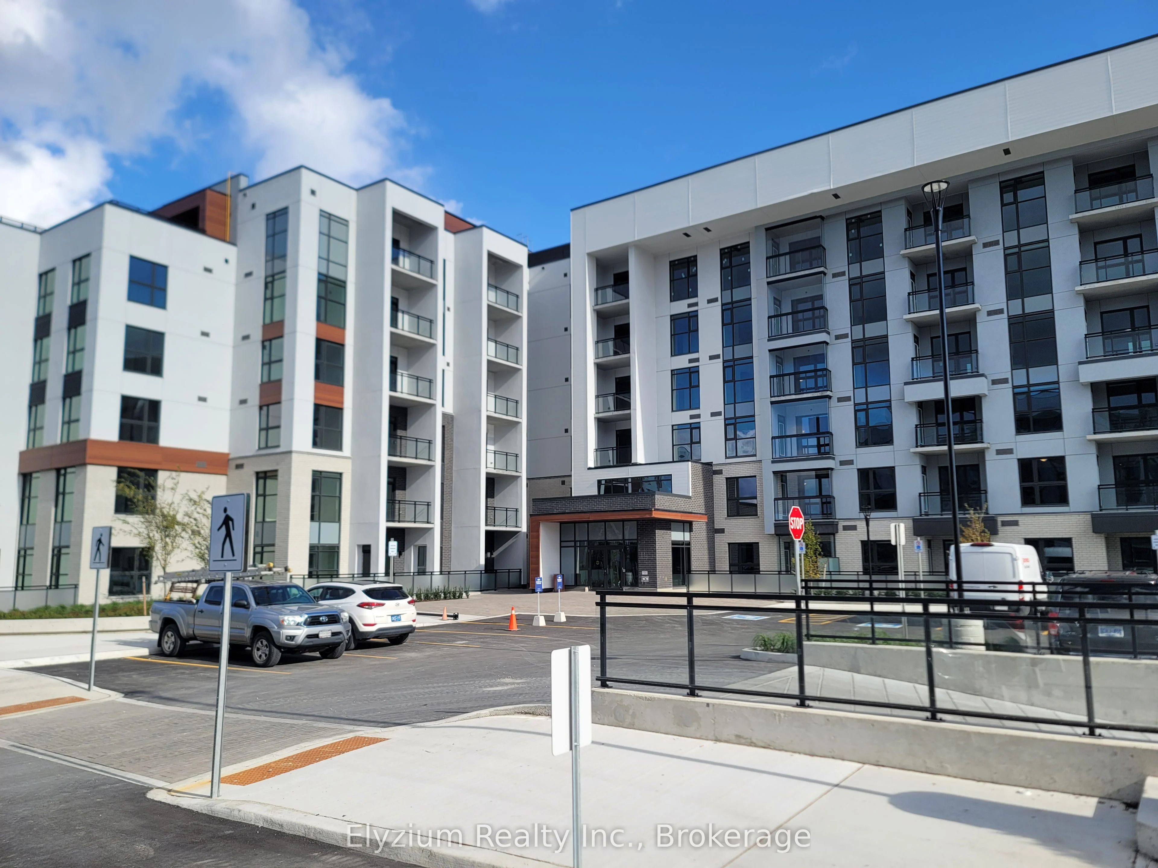 Condo Apartment in Milton