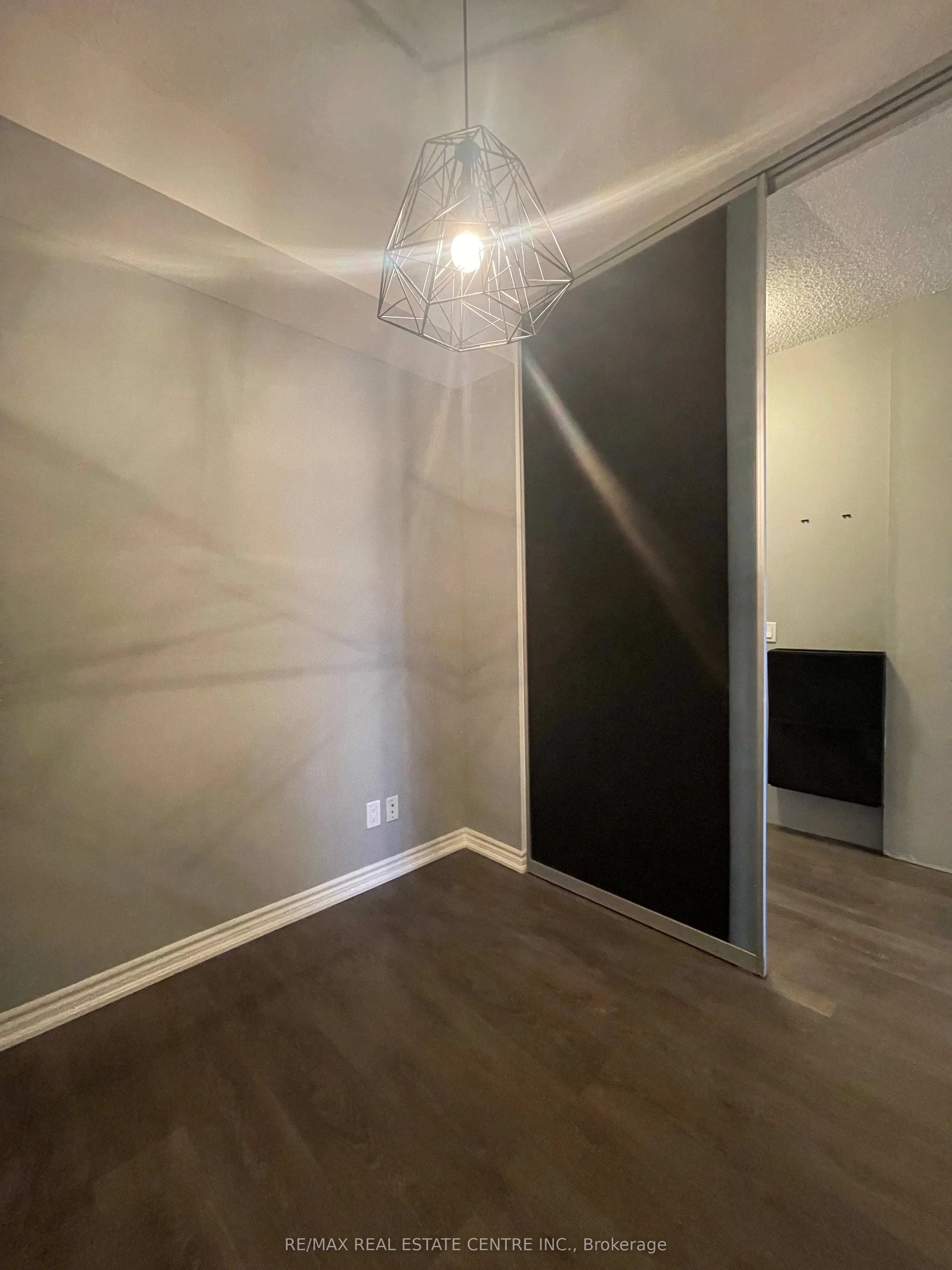 15 James Finlay Way 807, Toronto W05, ON M3M 0B3