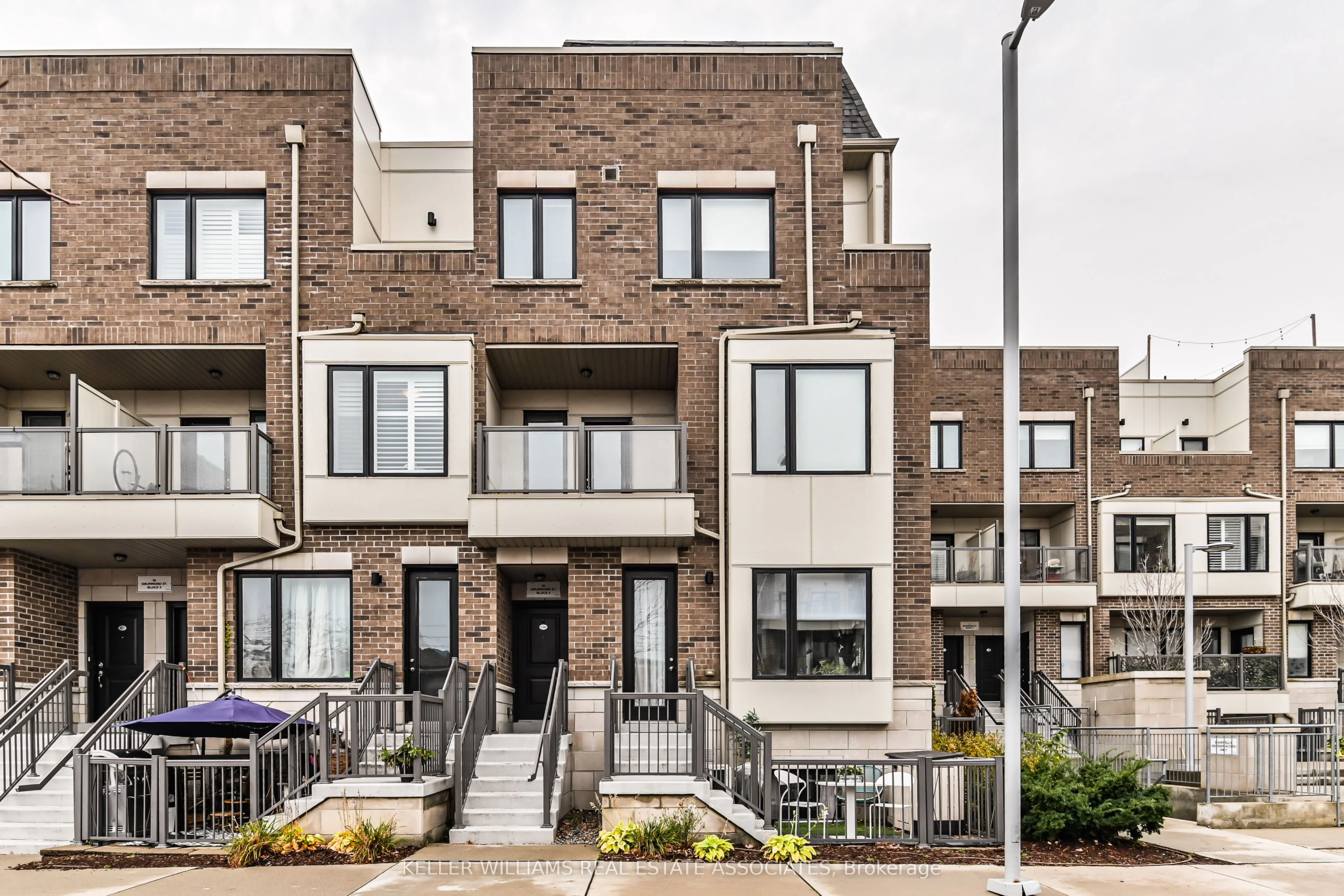 Condo Townhouse in Toronto