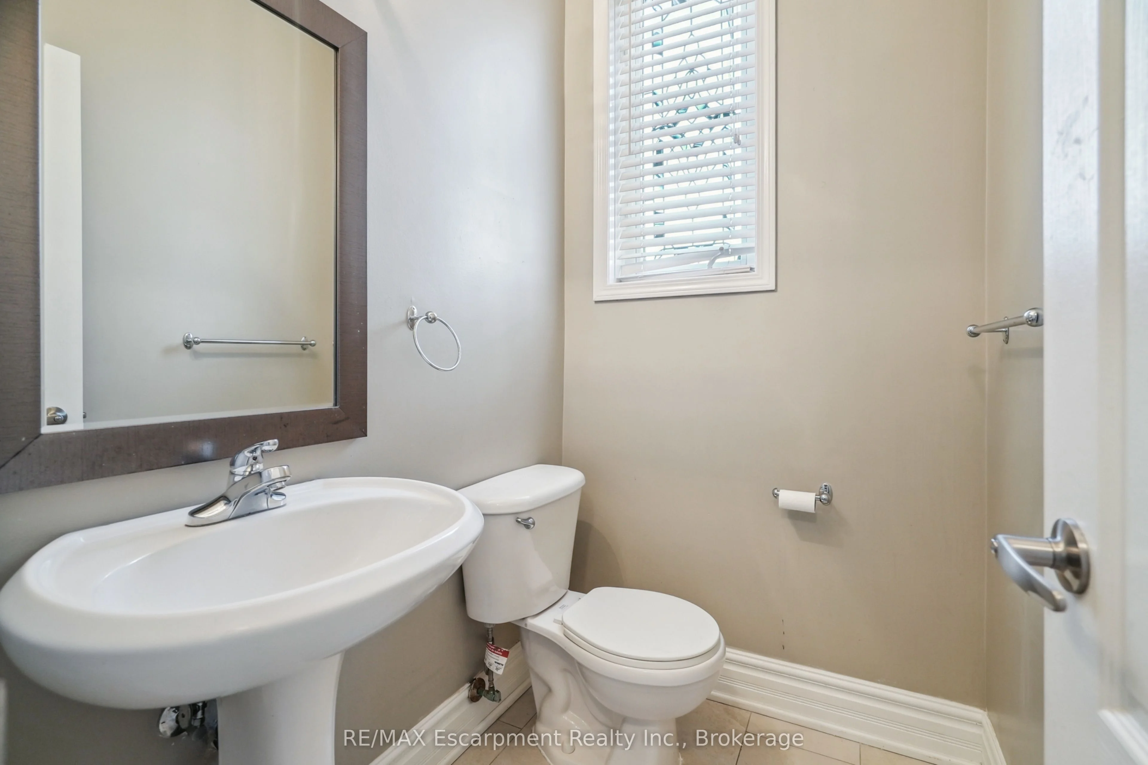 2229 Amberglen Court, Oakville, ON L6M 4W8
