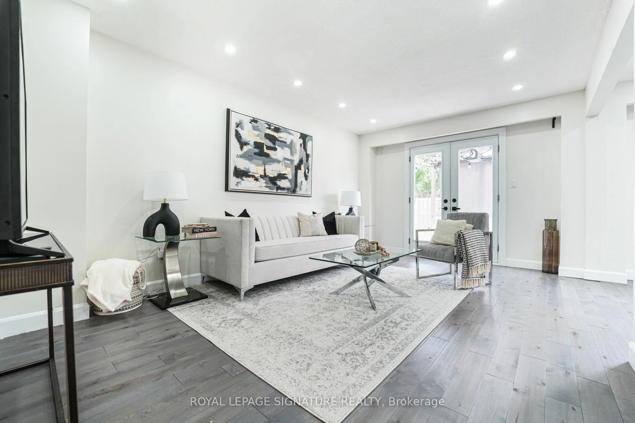1521 Ealing Court, Oakville, ON L6H 2X9