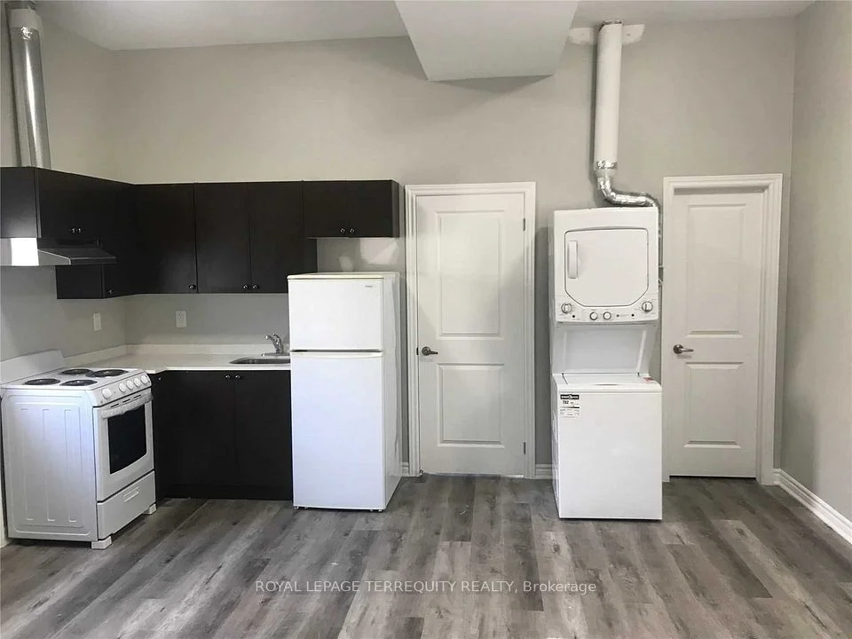 44 Main Street N 6, Halton Hills, ON L7J 1W2