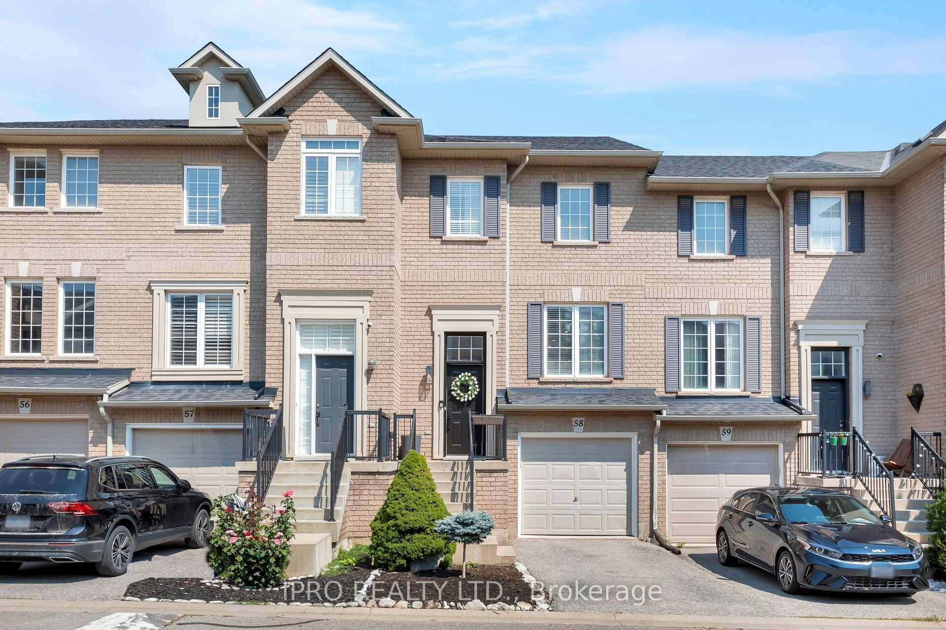 Att/Row/Townhouse in Oakville