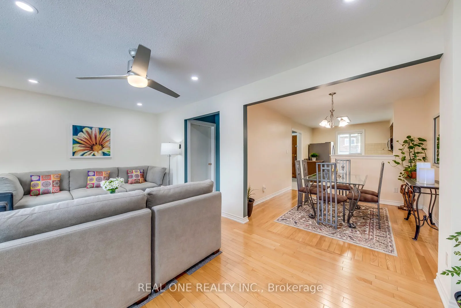 3175 Kirwin Avenue 2, Mississauga, ON L5A 3M4