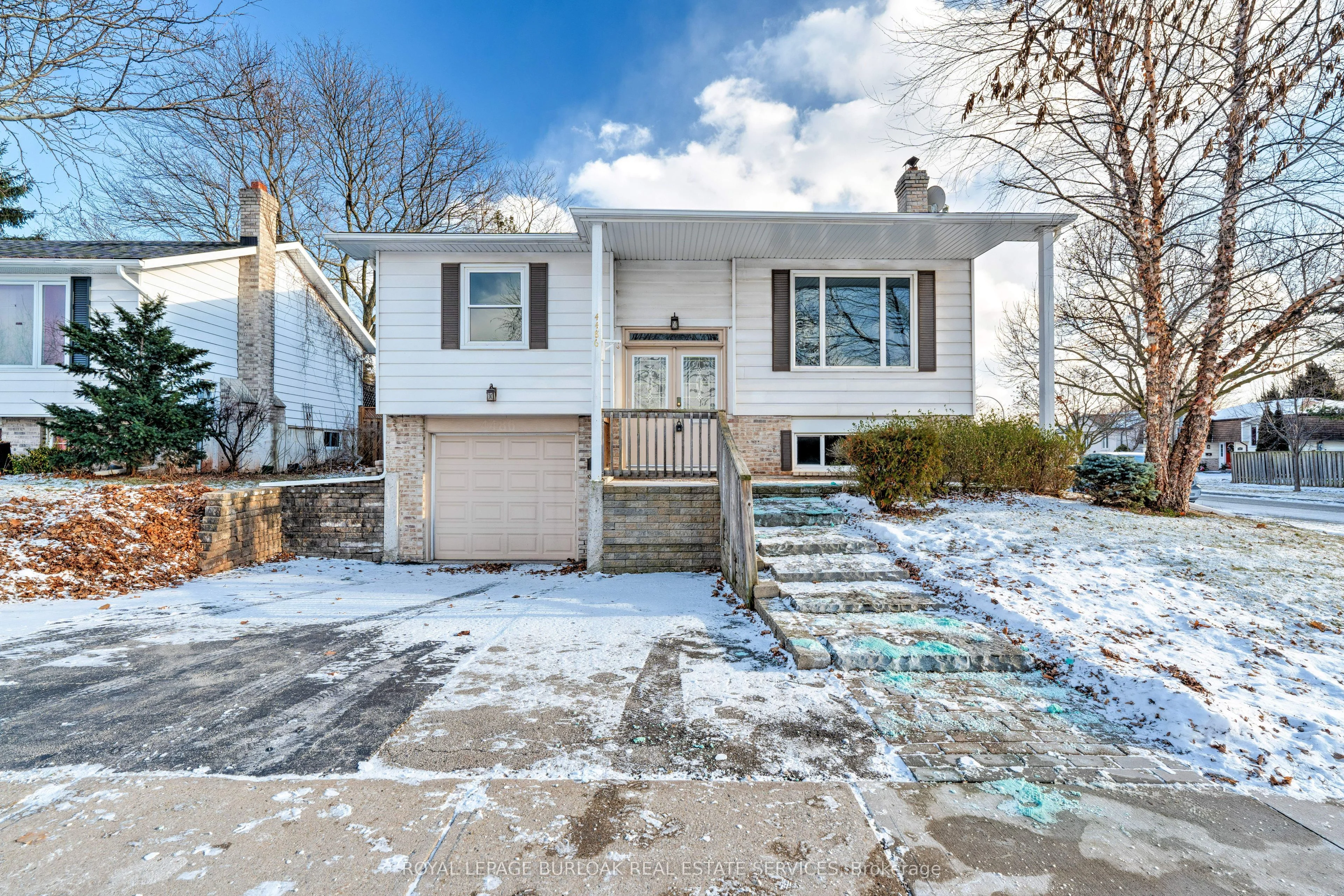 Detached in Burlington