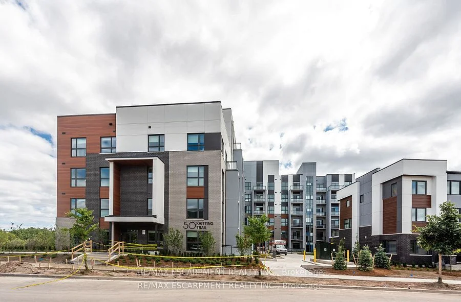 50 Kaitting Trail 303, Oakville, On L6m 5n3