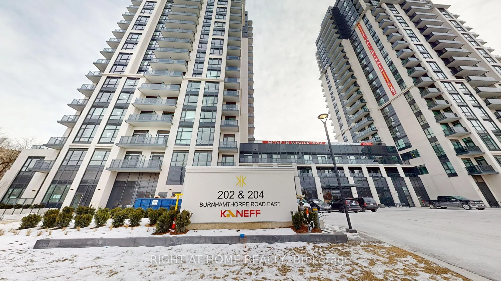 204 Burnhamthorpe Road E 1803, Mississauga, On L5a 0b3