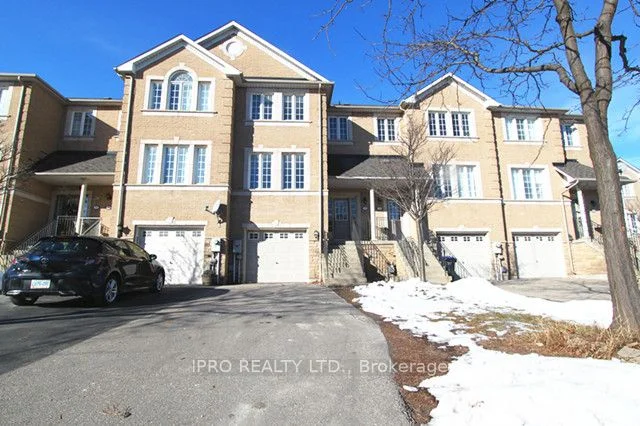 Att/Row/Townhouse in Mississauga