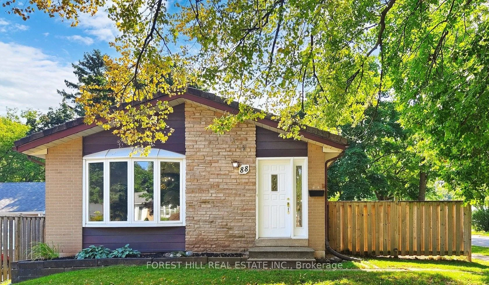 88 Mccraney Street W Main, Oakville, On L6h 1h4