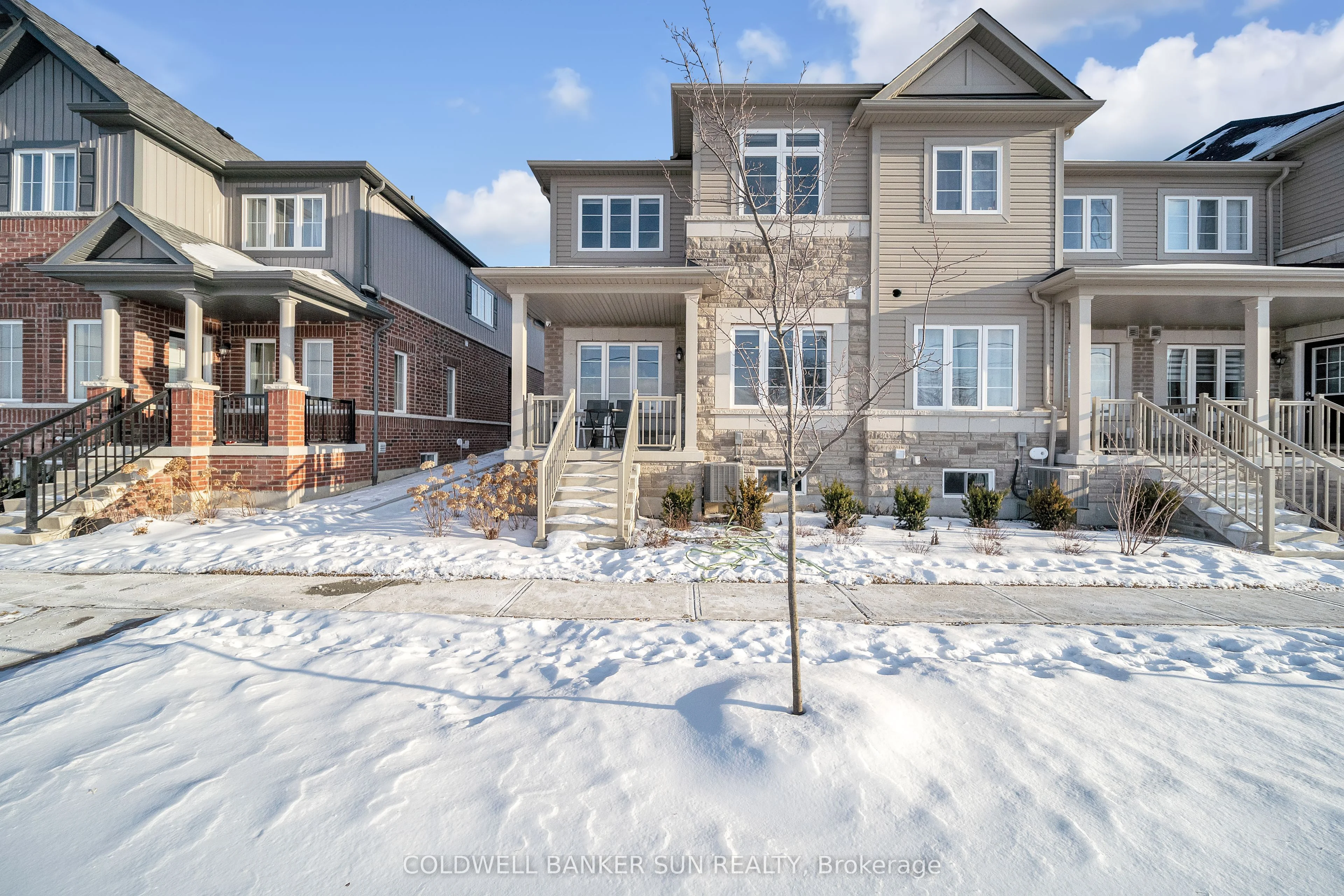 Att/Row/Townhouse in Brampton