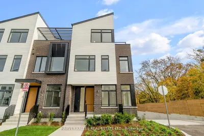 30 Lou Parsons Way 37, Mississauga, On L5h 0b2