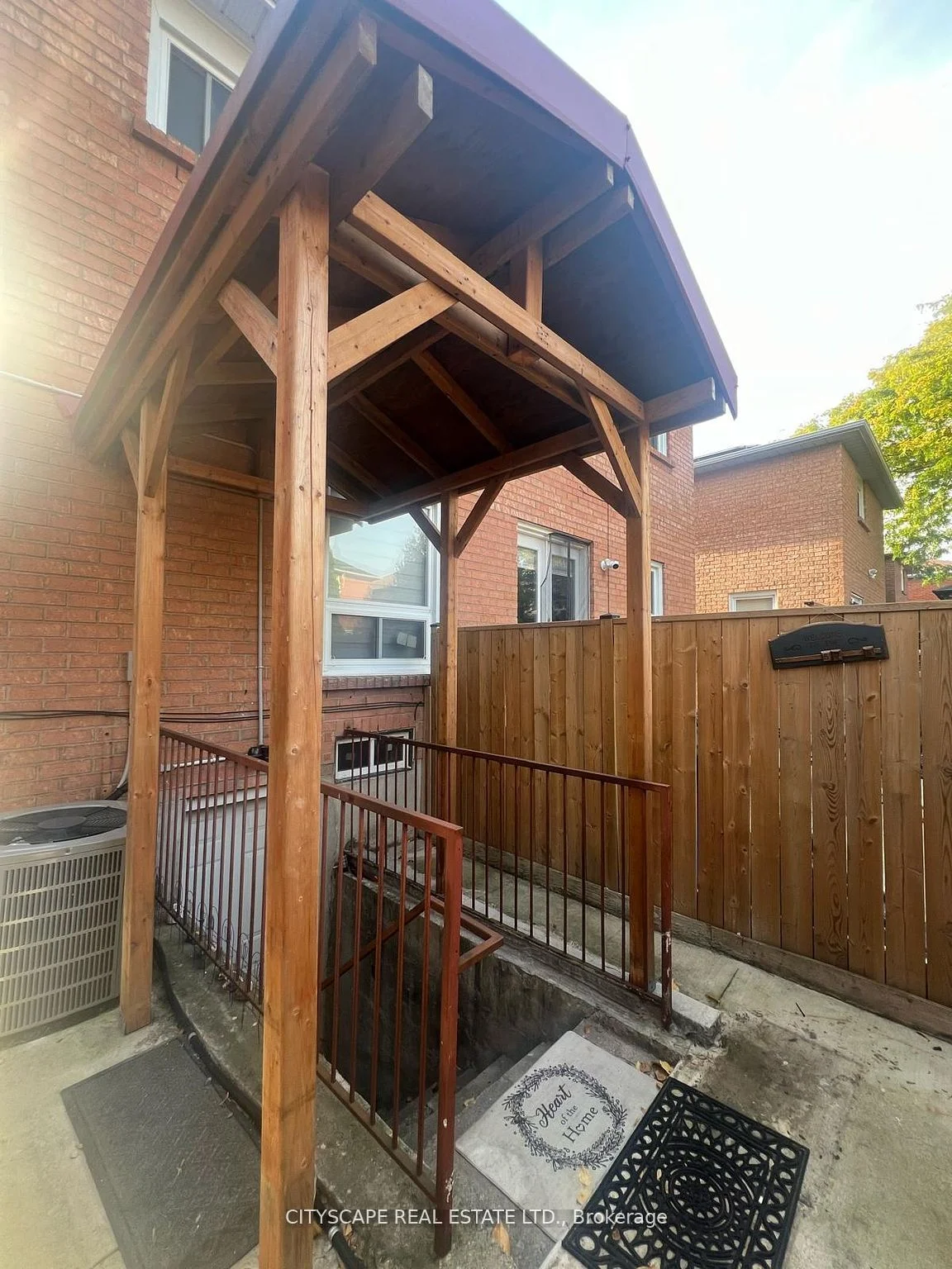 6103 Silken Lauman Way, Mississauga, ON L5V 1A1