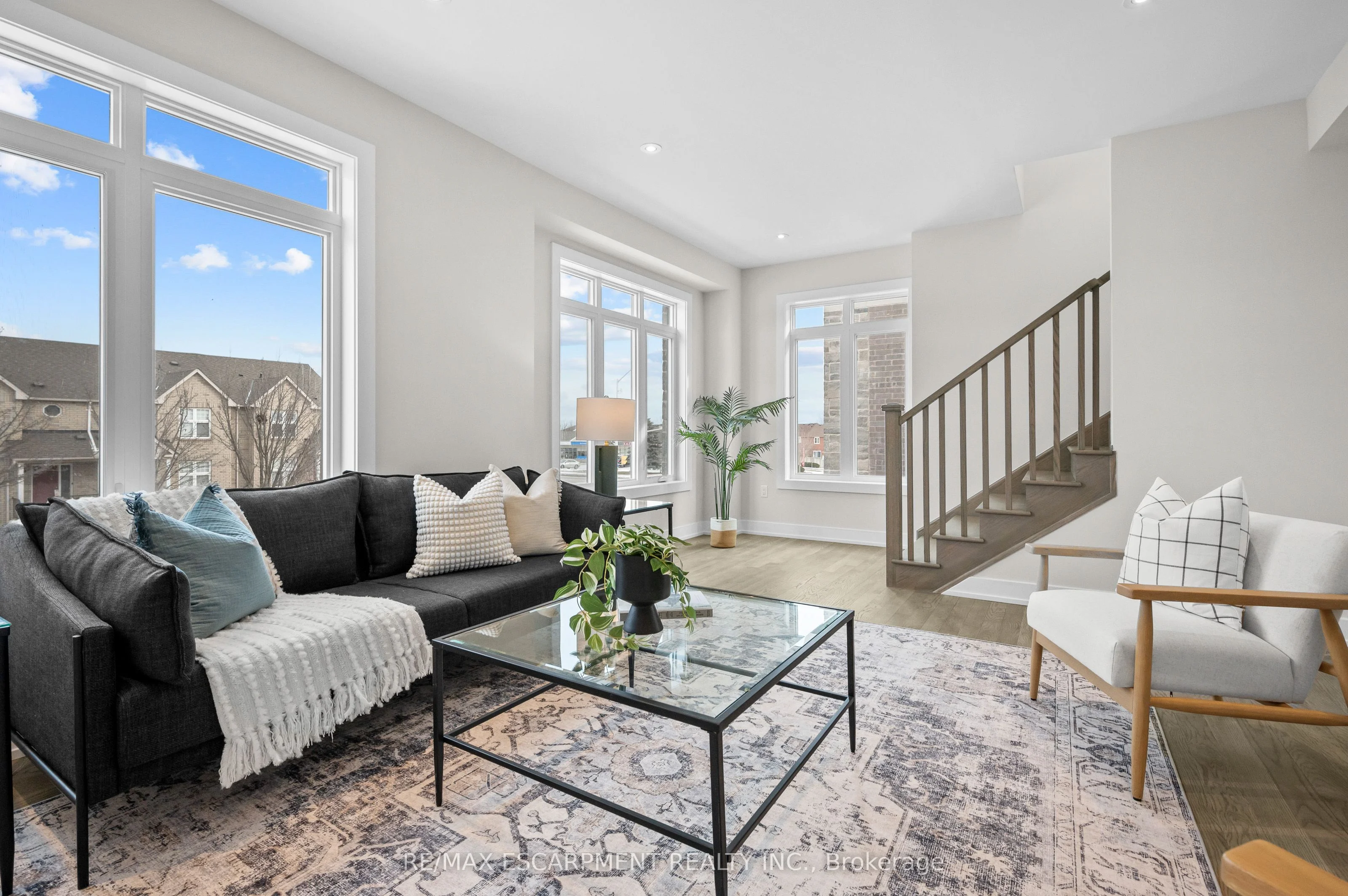 Att/Row/Townhouse in Oakville
