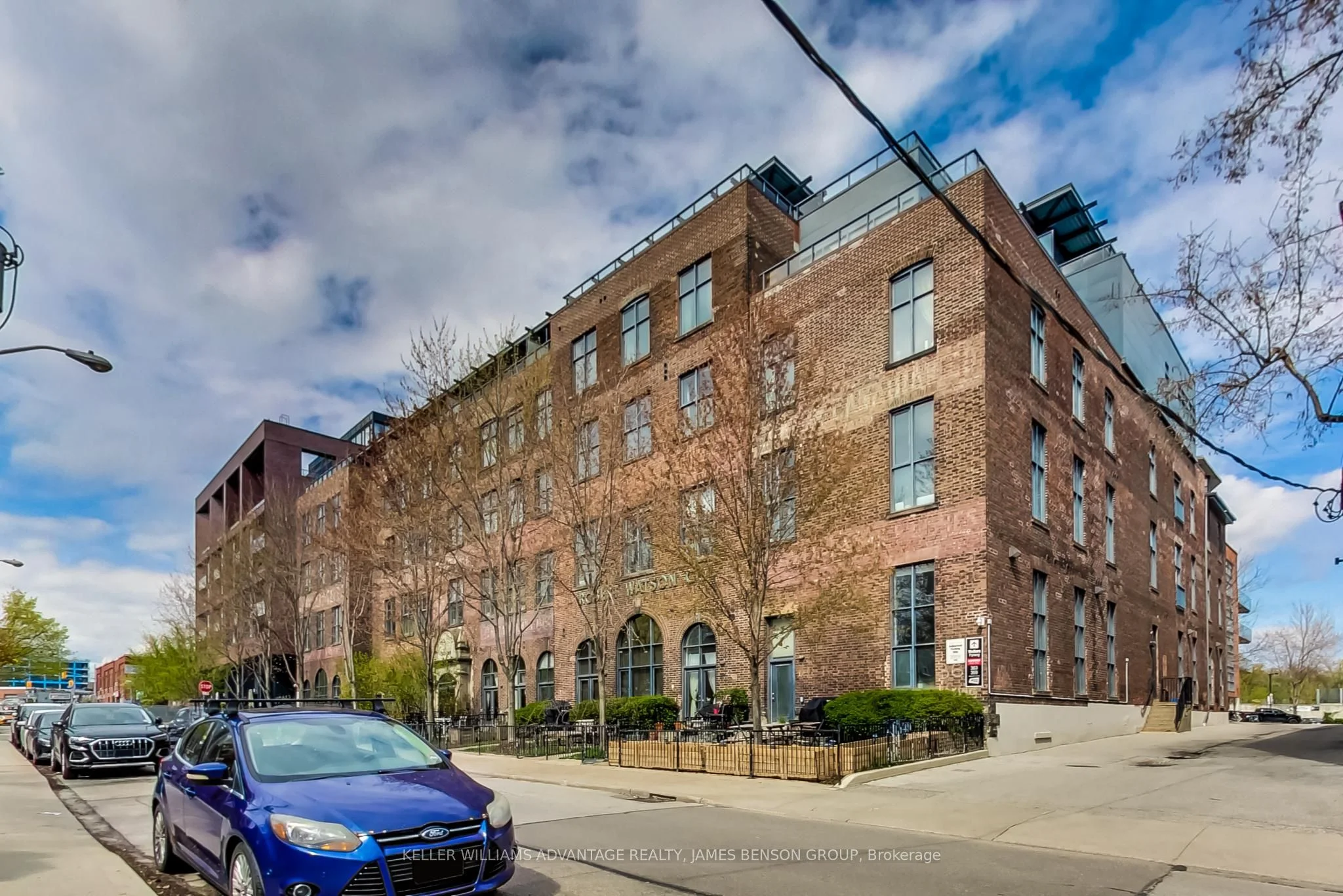 Condo Apartment in Toronto