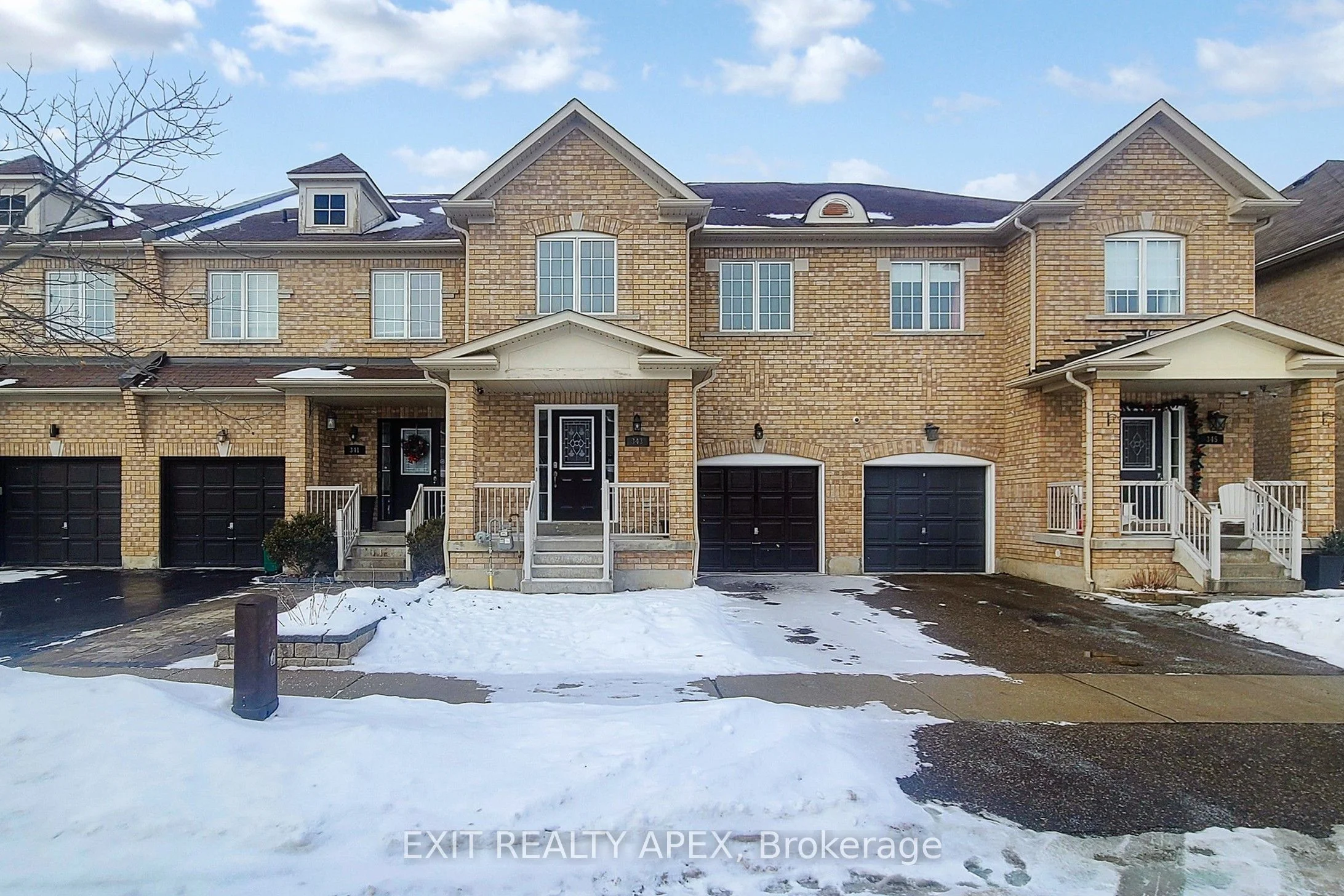 Att/Row/Townhouse in Milton