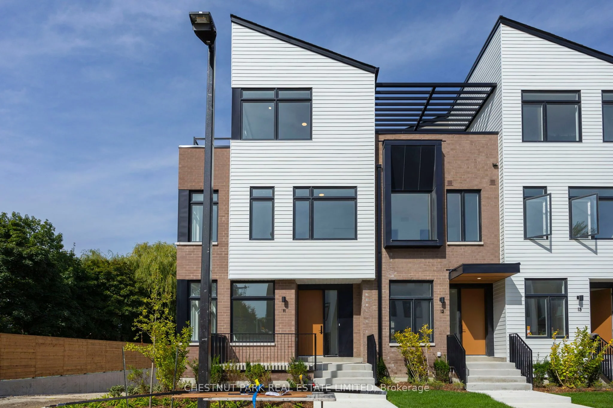 20 Lou Parsons Way 11, Mississauga, On L5h 0b2