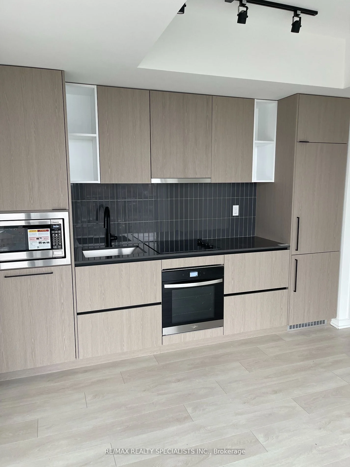 1285 Dupont Street 1308, Toronto W02, On M6h 0e3