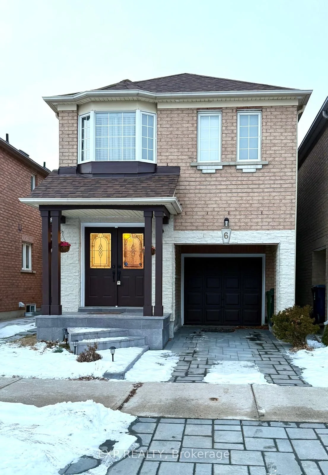 6 Via Cassia Drive Main, Toronto W04, ON M6M 5K8