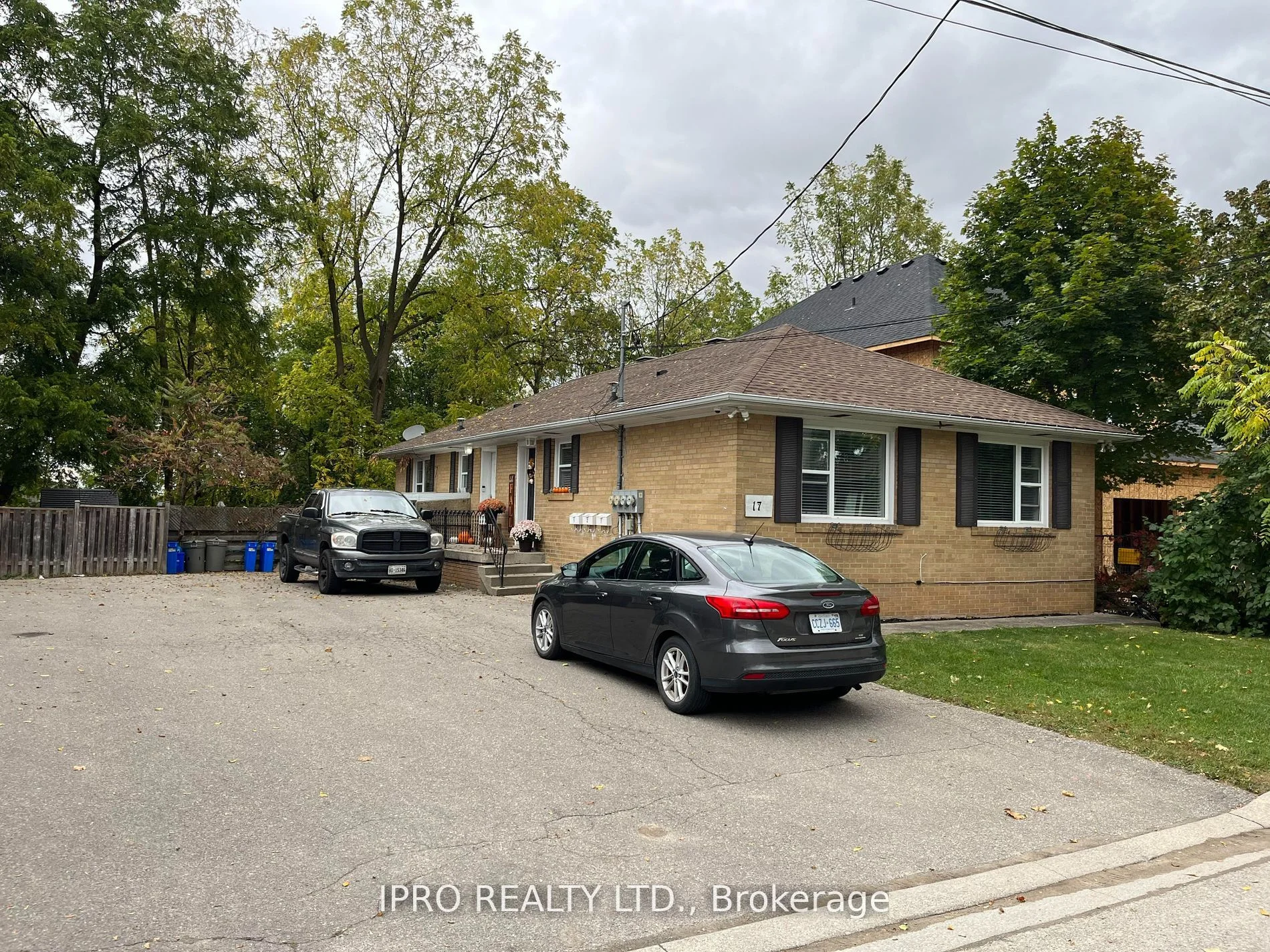 17 Academy Road 2, Halton Hills, On L7g 3n7