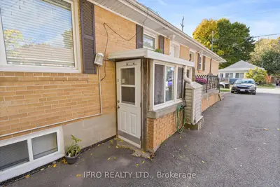 17 Academy Road 3, Halton Hills, On L7g 3n7