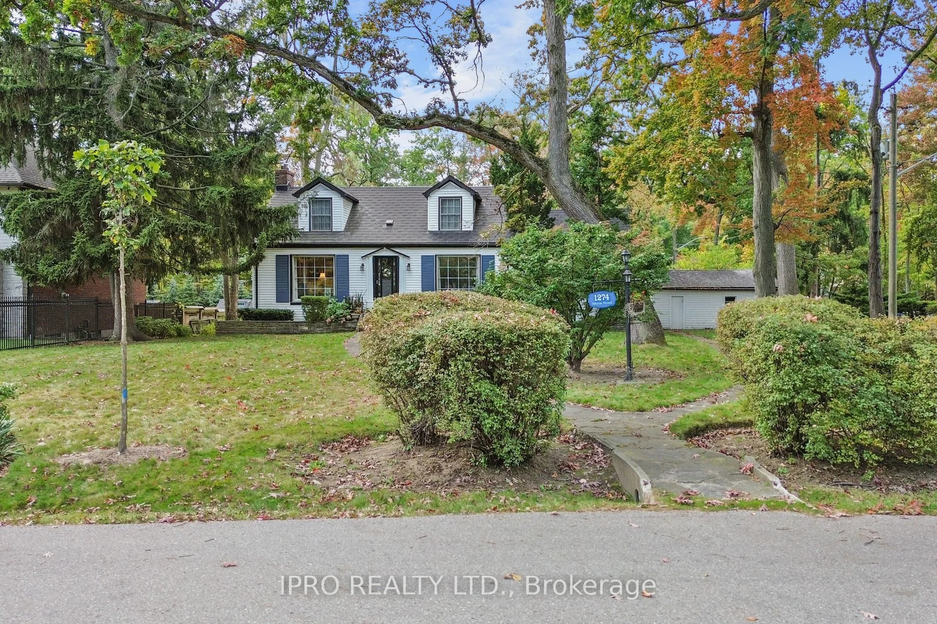 1274 Mona Road, Mississauga, On L5g 3a1