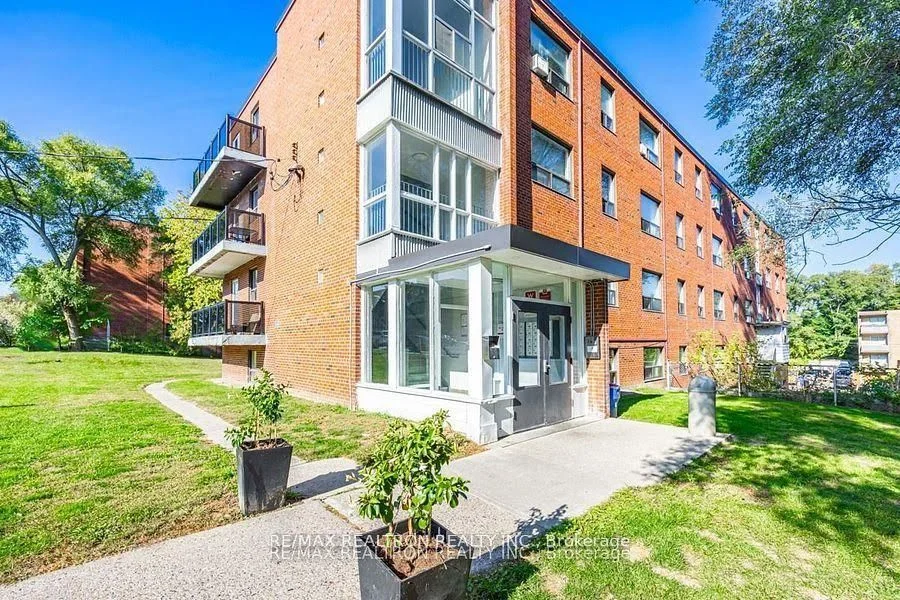 4 Hill Heights Road 305, Toronto W07, On M1m 3t6