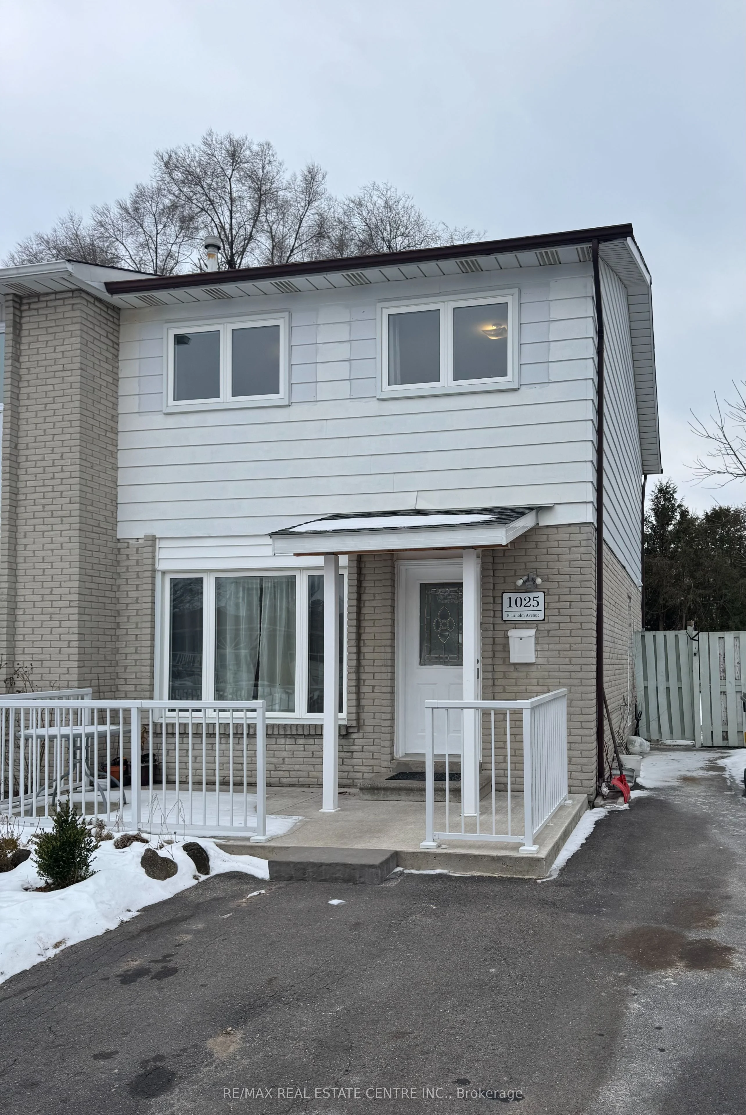 1025 Blairholm Avenue, Mississauga, On L5c 1g5