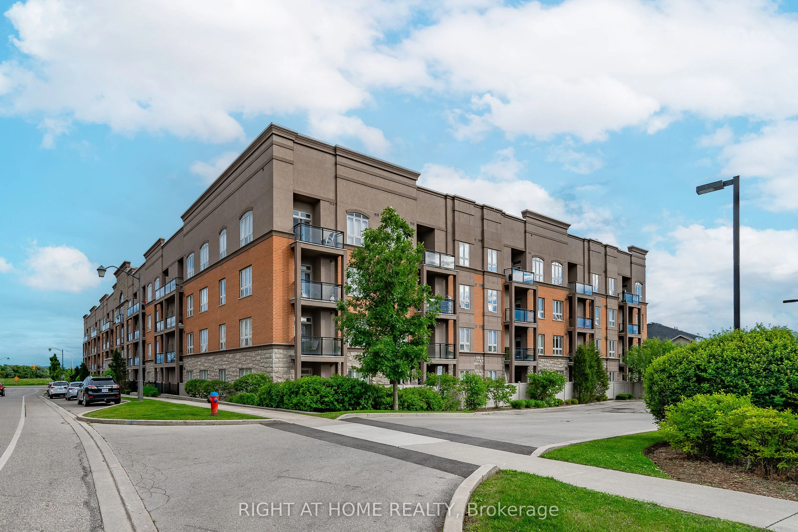 Condo Apartment in Burlington