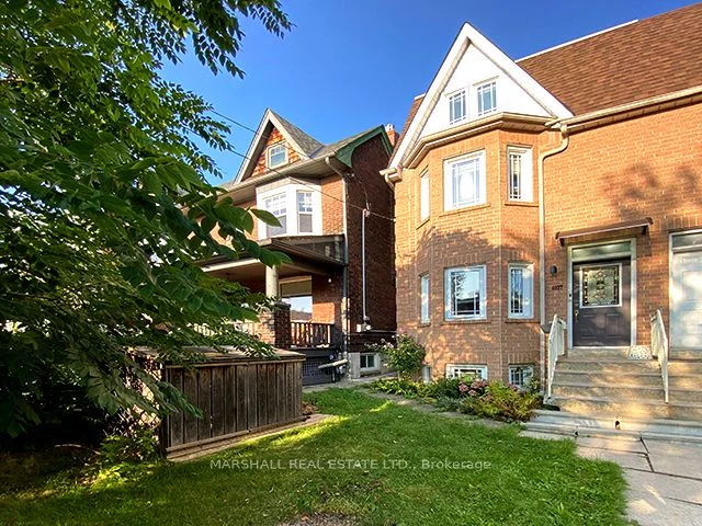 1027 St Clarens Avenue, Toronto W03, On M6h 3x8