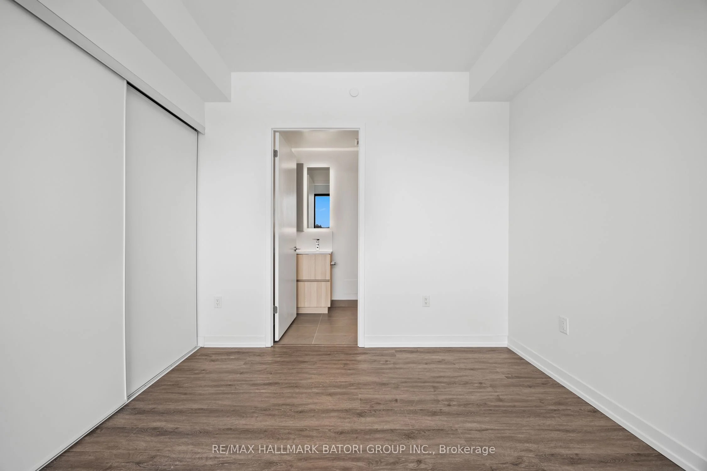251 Masonry Way 212, Mississauga, ON L5H 0B3