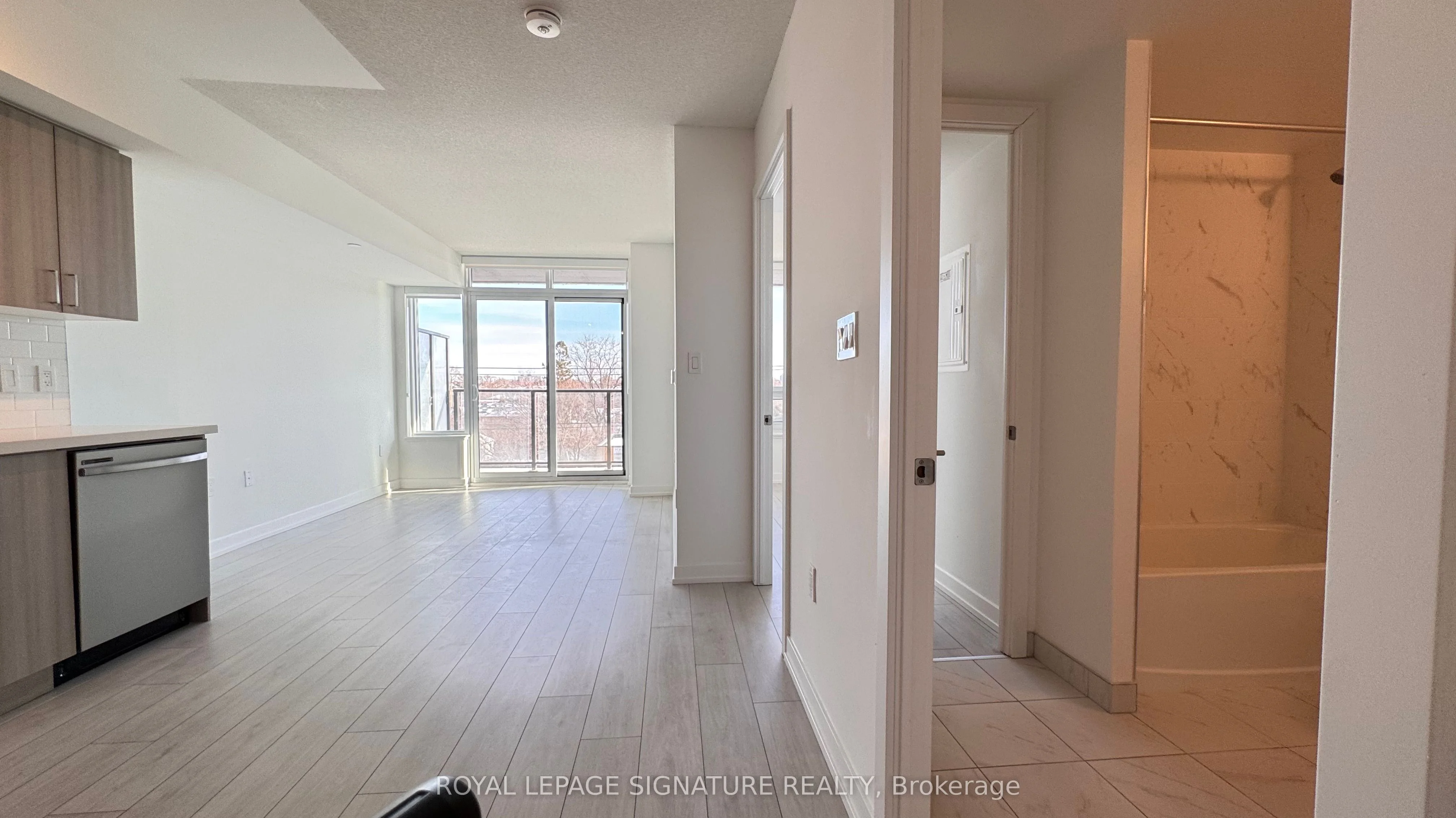 556 Marlee Avenue 514, Toronto W04, ON M6B 0B1