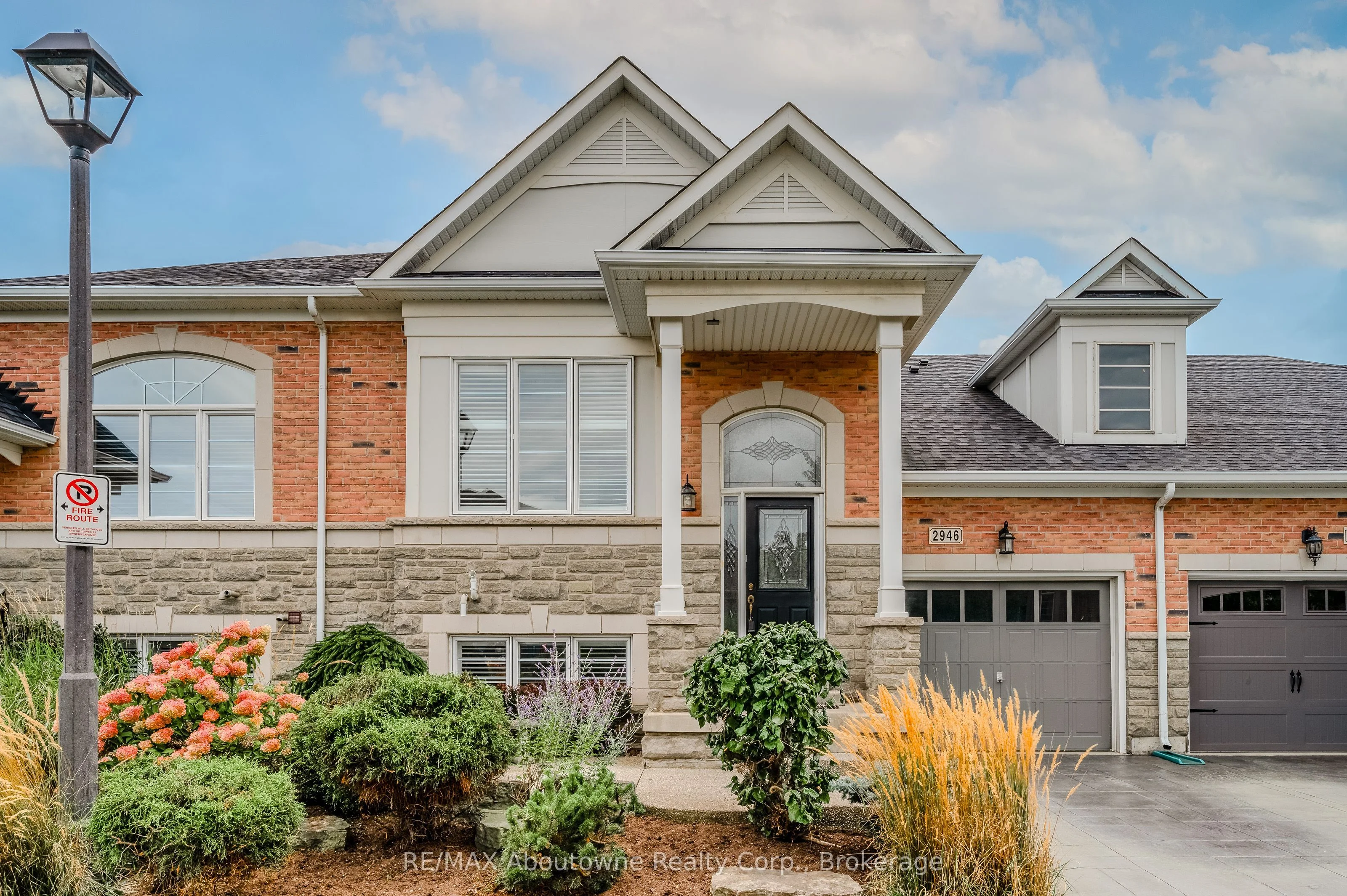 Att/Row/Townhouse in Burlington