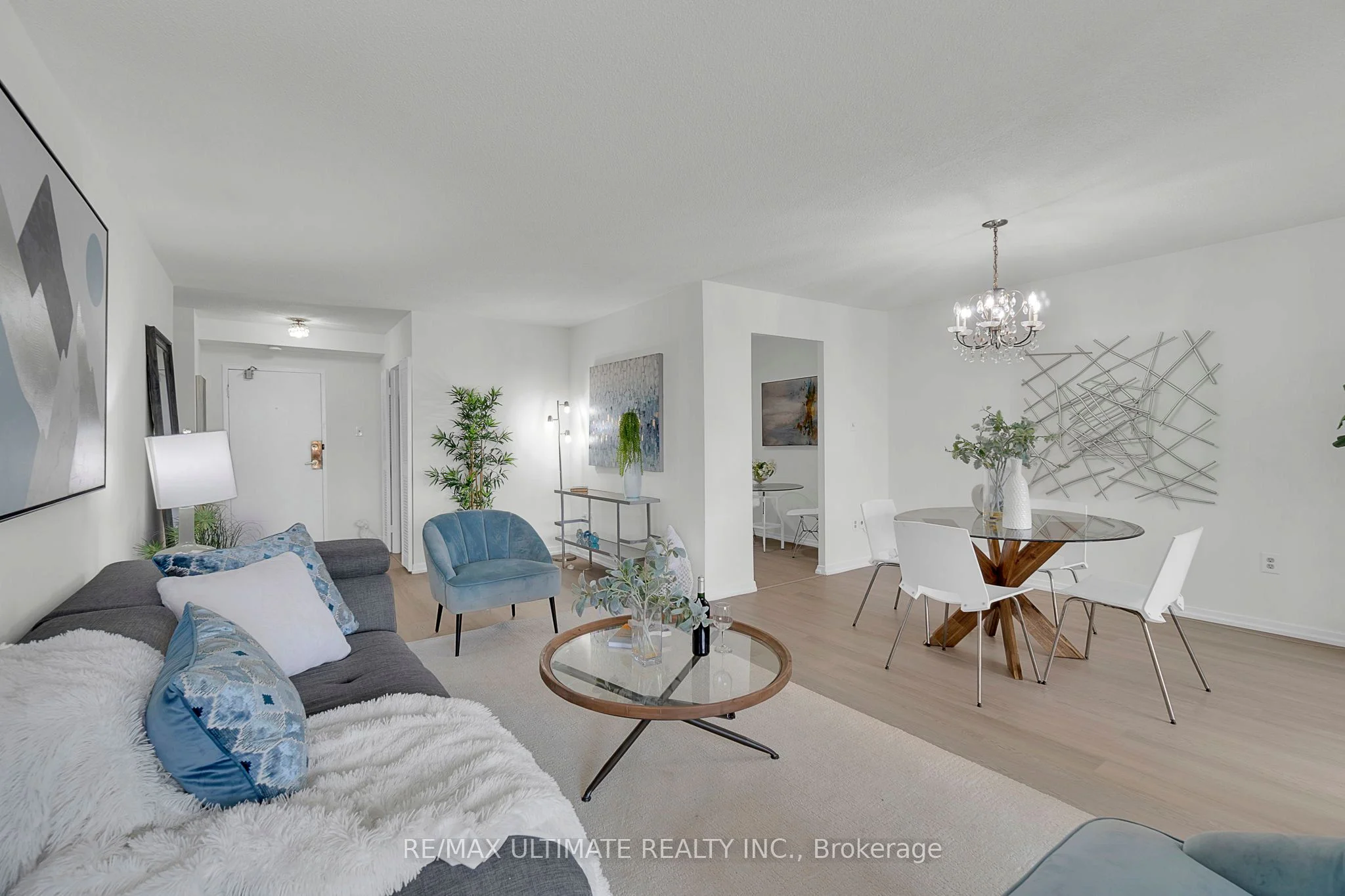 Condo Apartment in Toronto