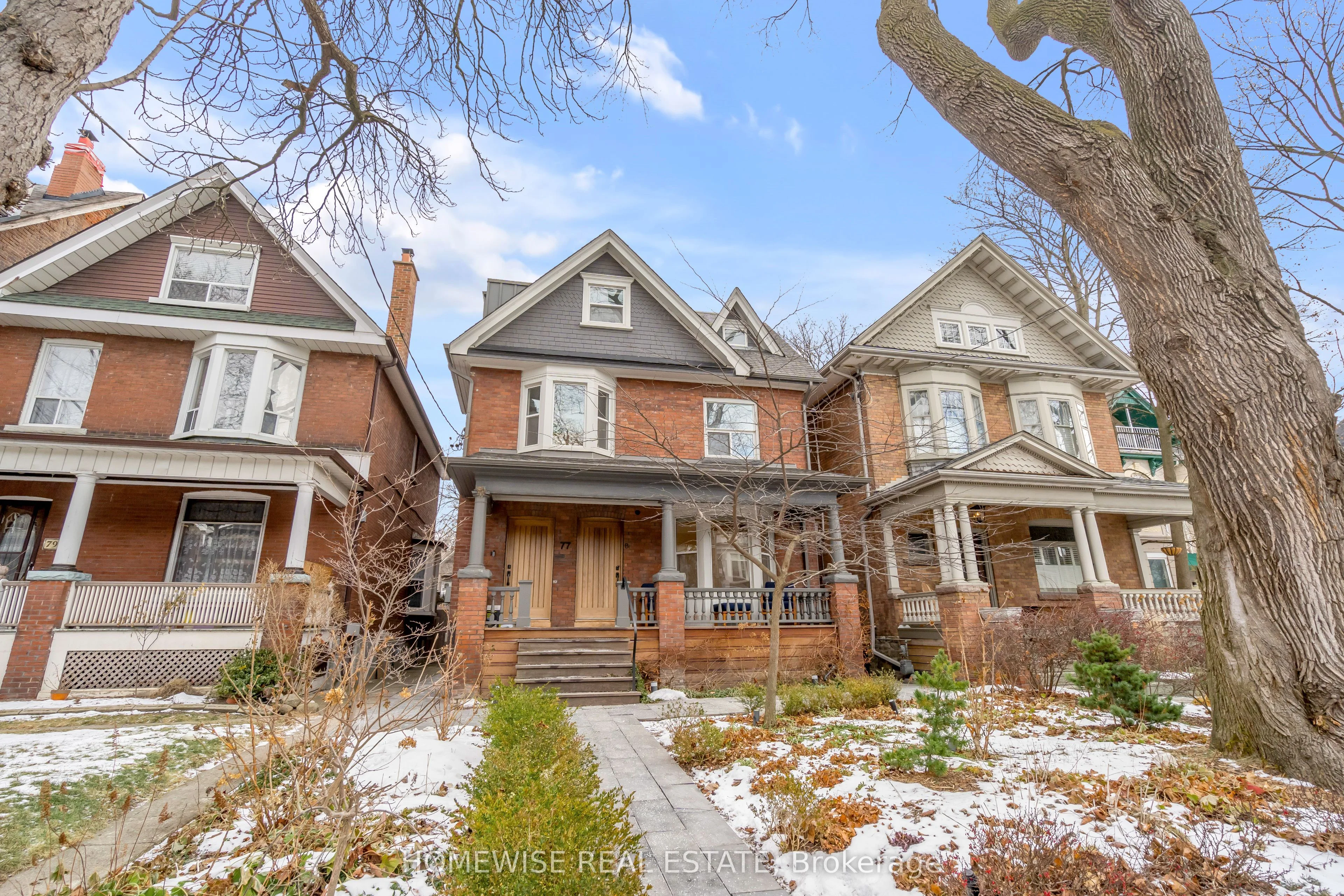 77 Beaty Avenue B, Toronto W01, On M6k 3b3