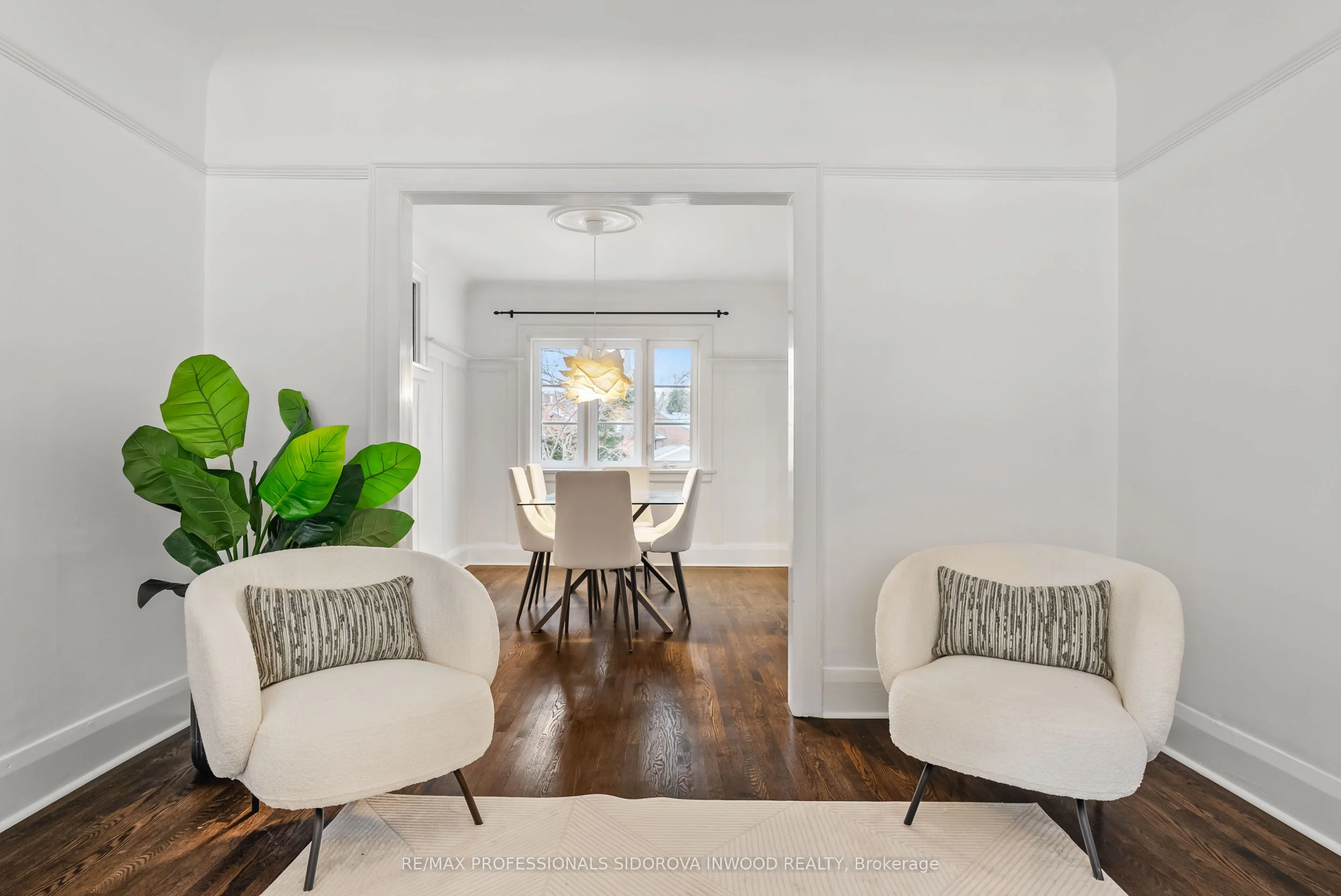 418 Glenlake Avenue, Toronto W02, ON M6P 1G7